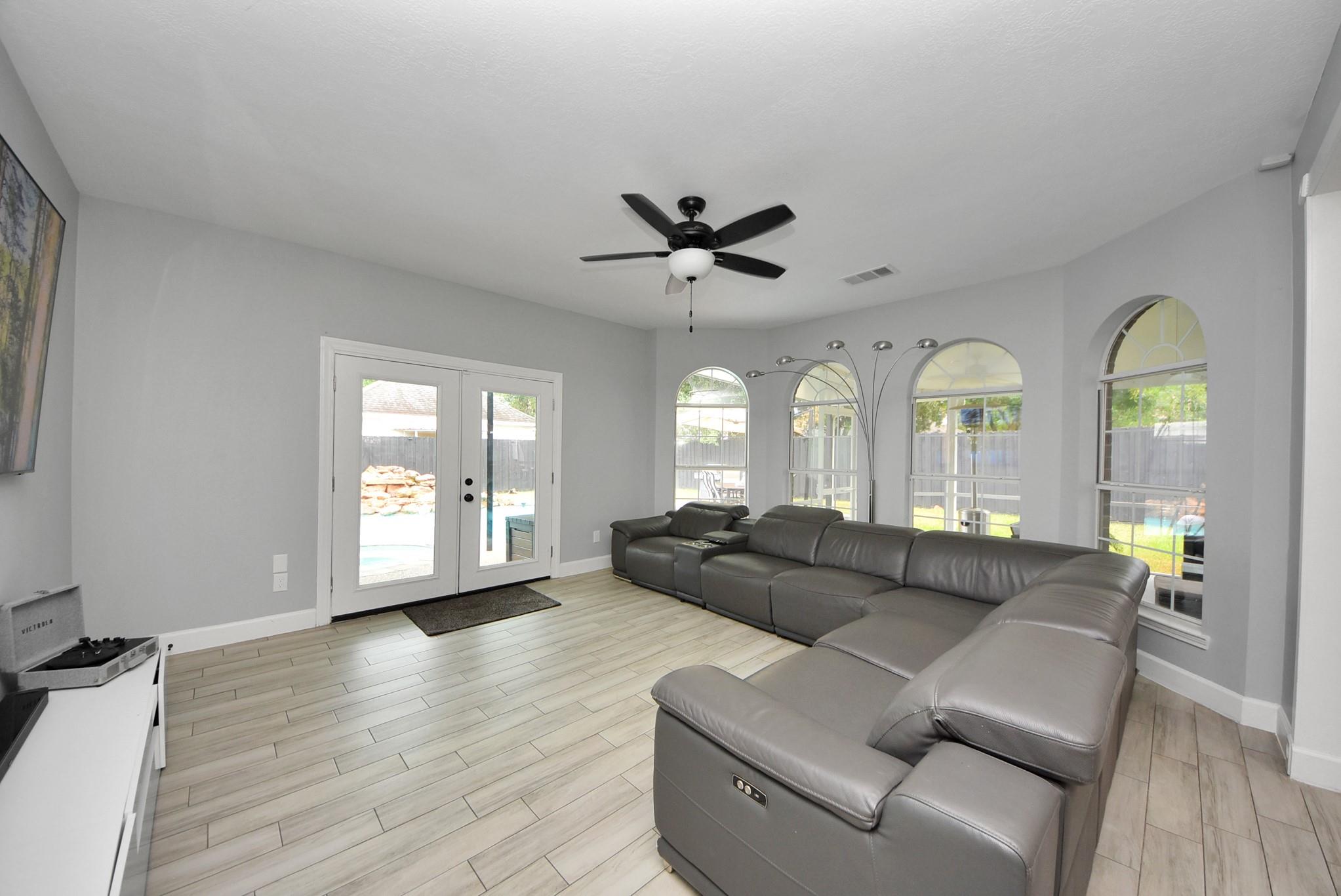 6923 Crystal Point Drive Property Photo 12