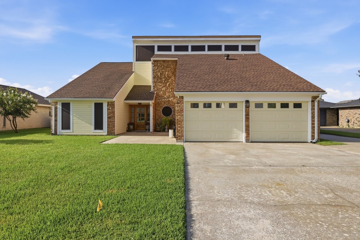 309 Nugent Drive Property Photo 1