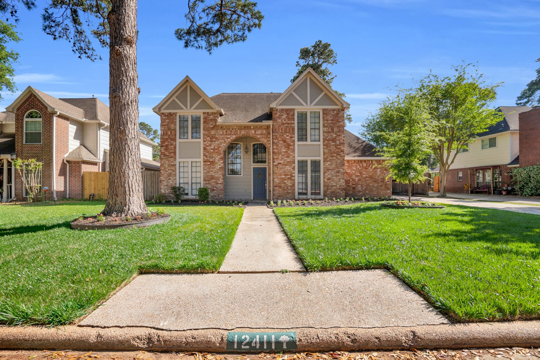 12411 Exbury Court Property Photo 4