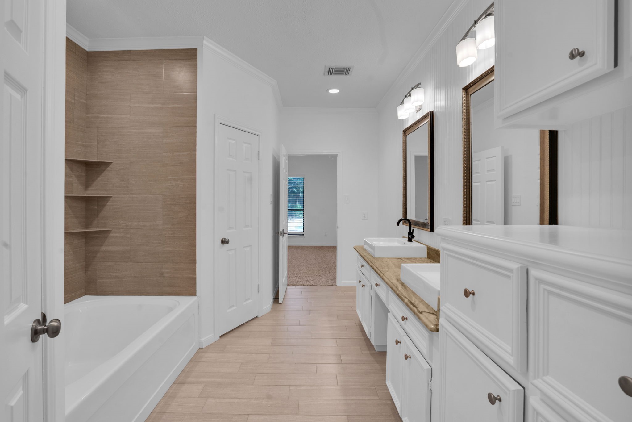 12411 Exbury Court Property Photo 31
