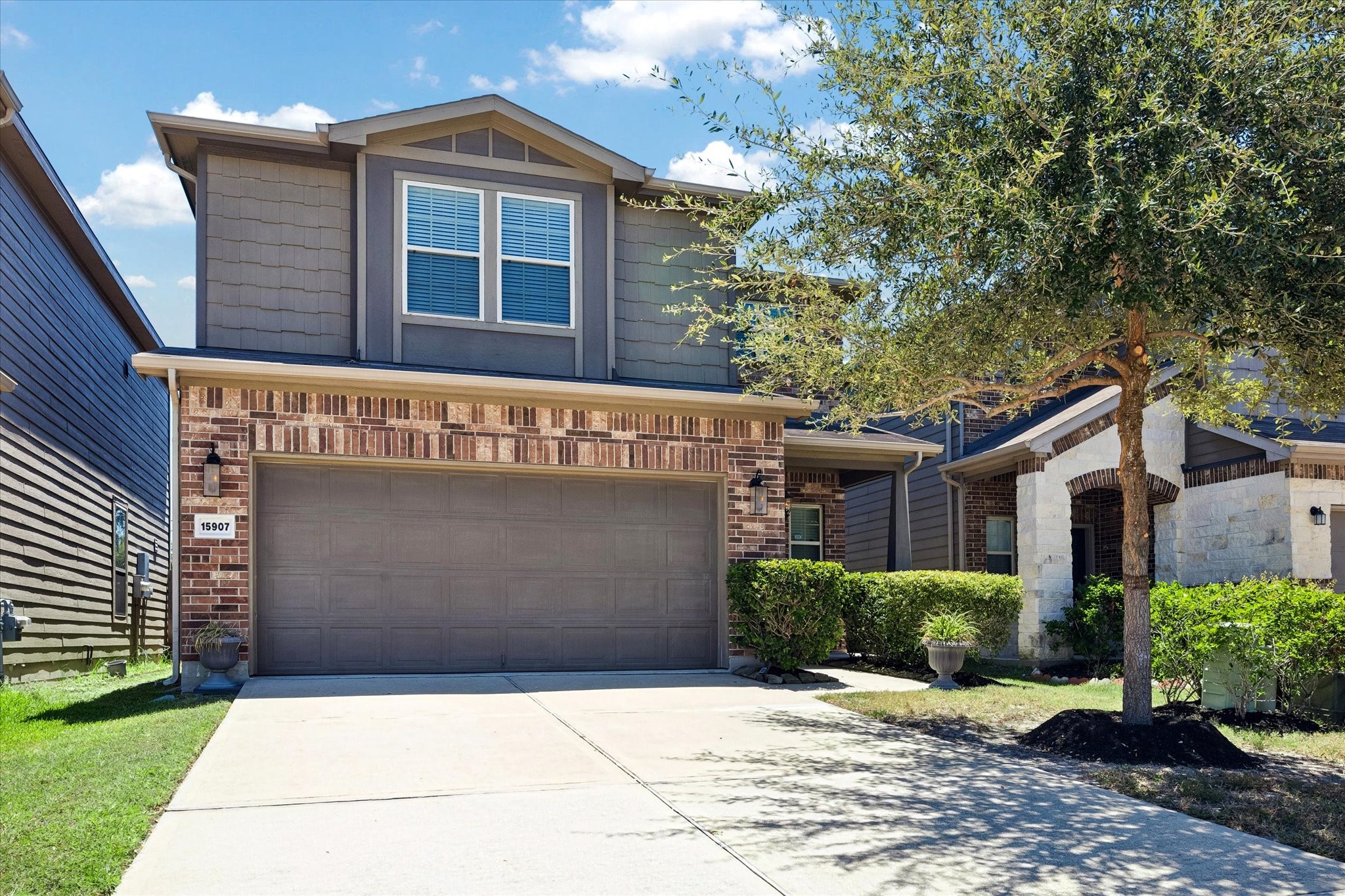 15907 Smithland Drive Property Photo 1