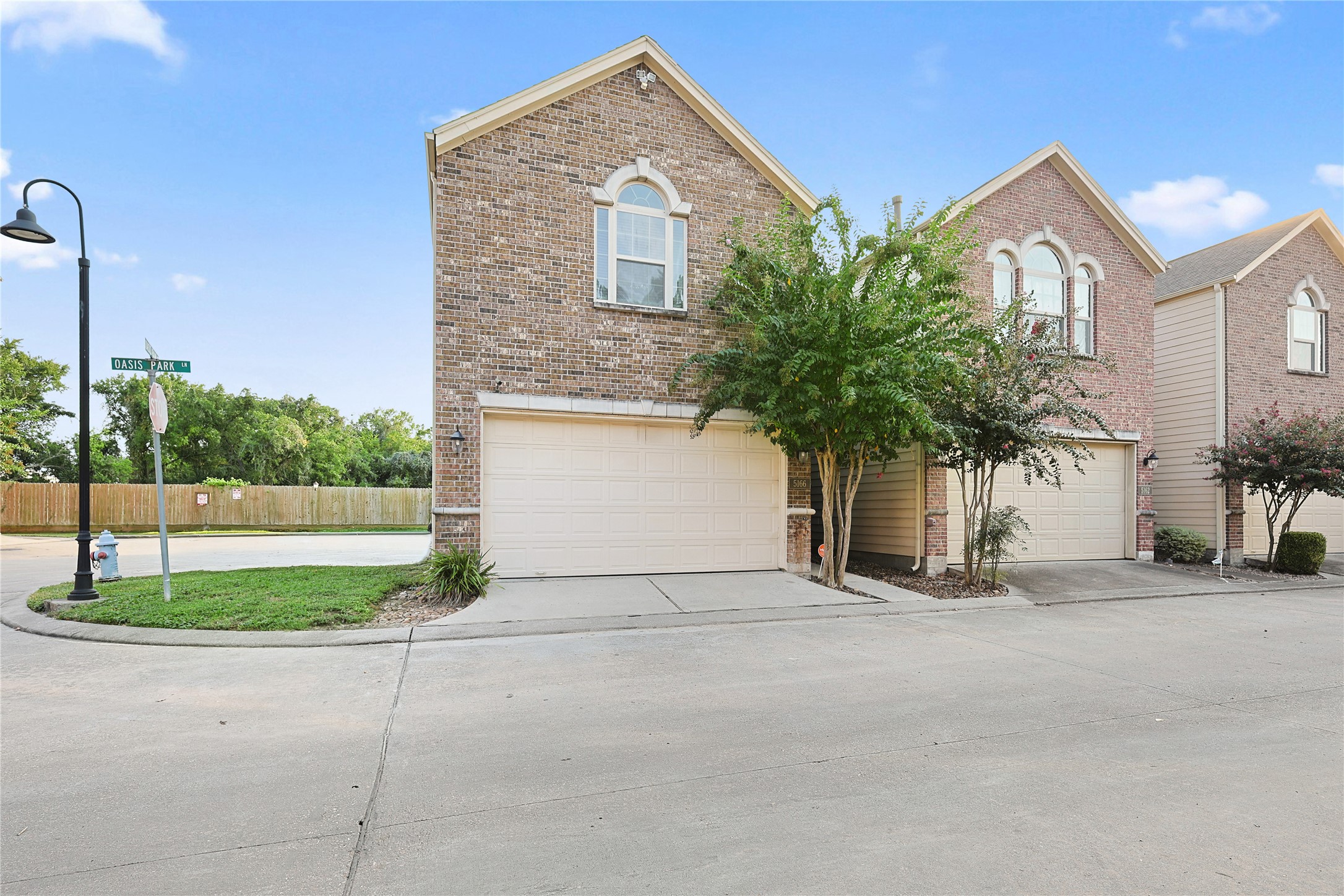 5166 Oasis Park Property Photo 1