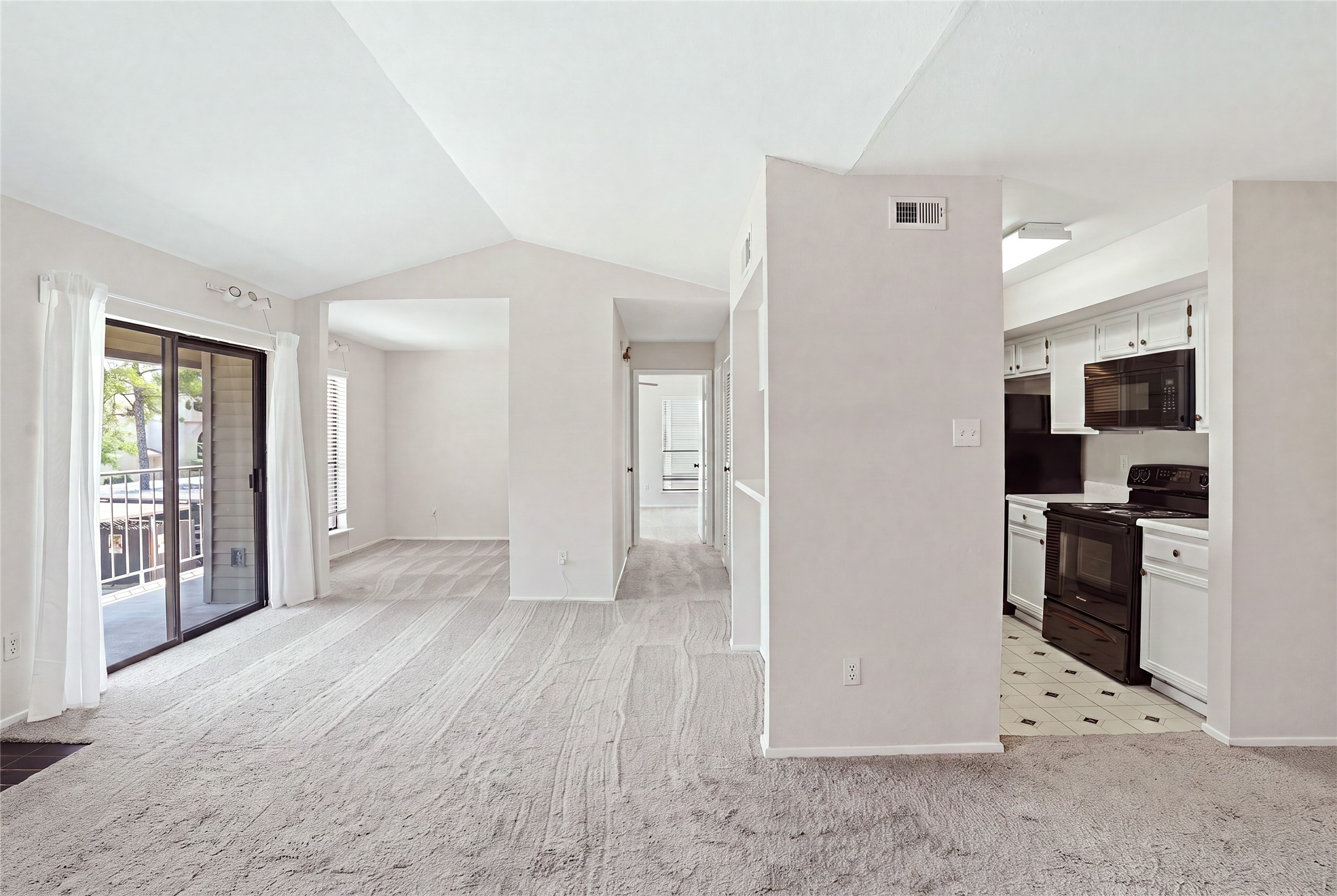 2025 Augusta Drive 804 Property Photo 6