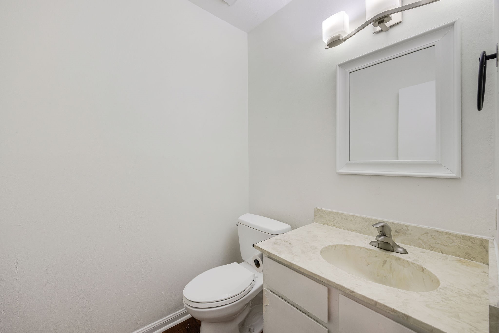 1914 Augusta Drive 25 Property Photo 15