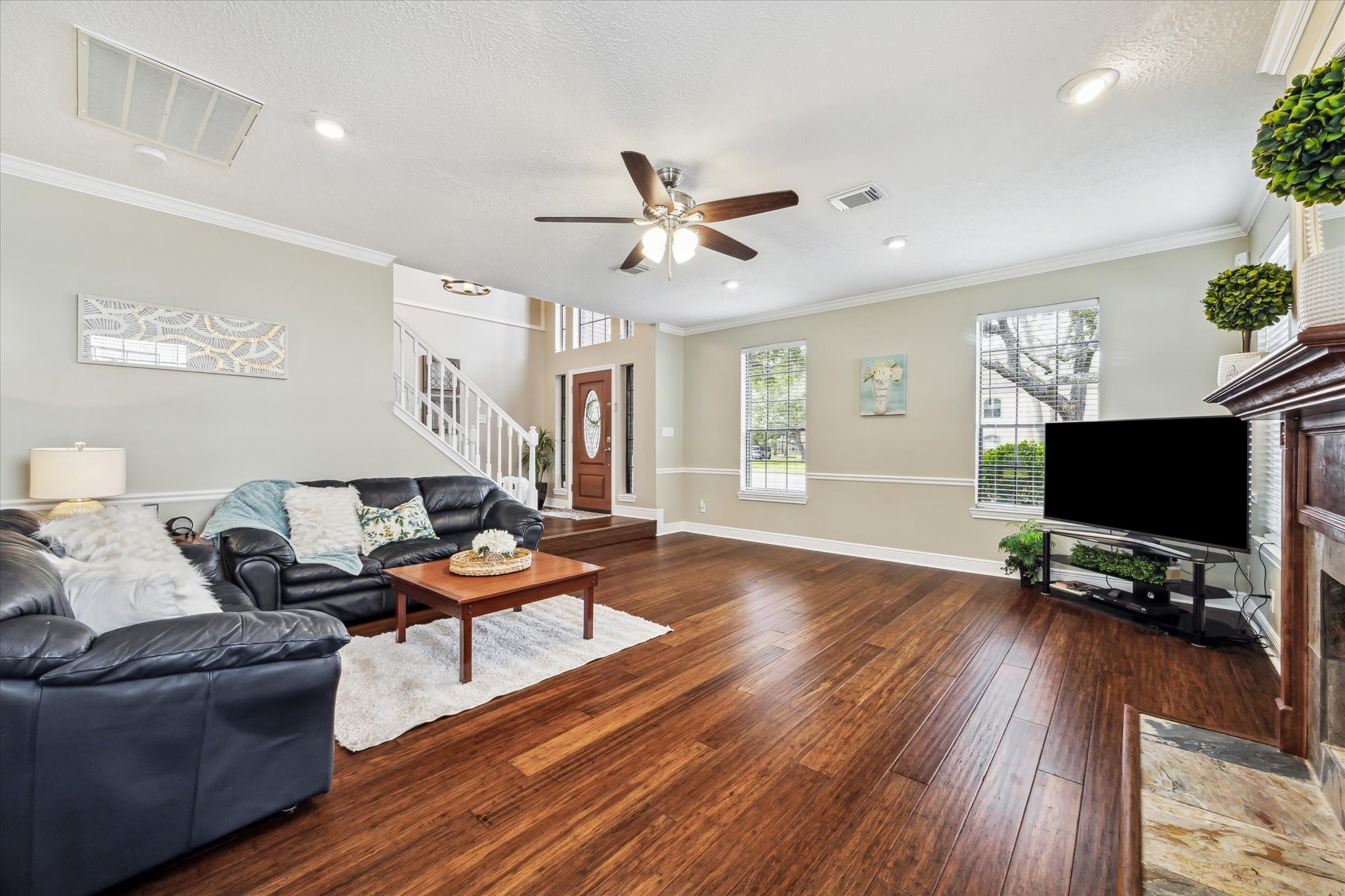 207 Laurelfield Drive Property Photo 6