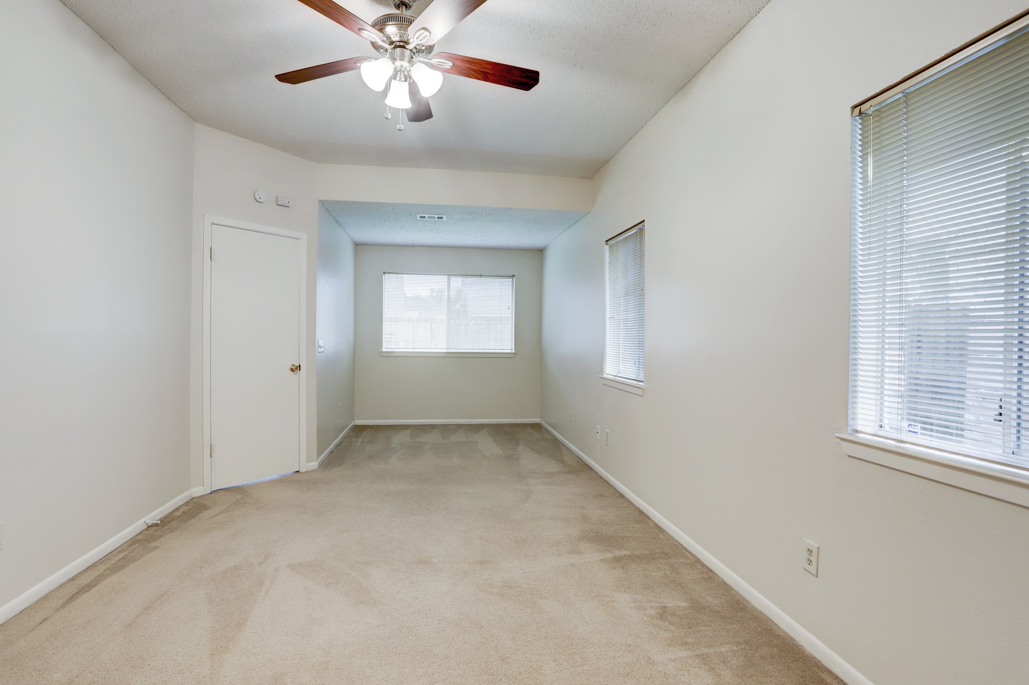 18163 Brooknoll Drive Property Photo 7
