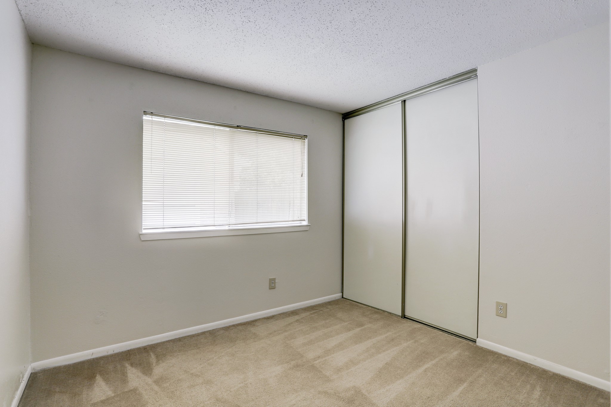 18163 Brooknoll Drive Property Photo 9
