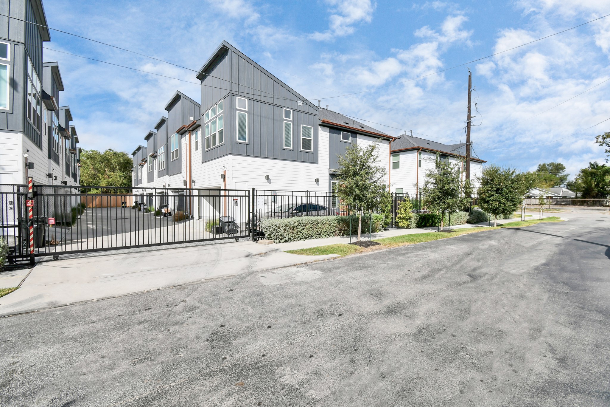 829 N Emile Street Property Photo 5