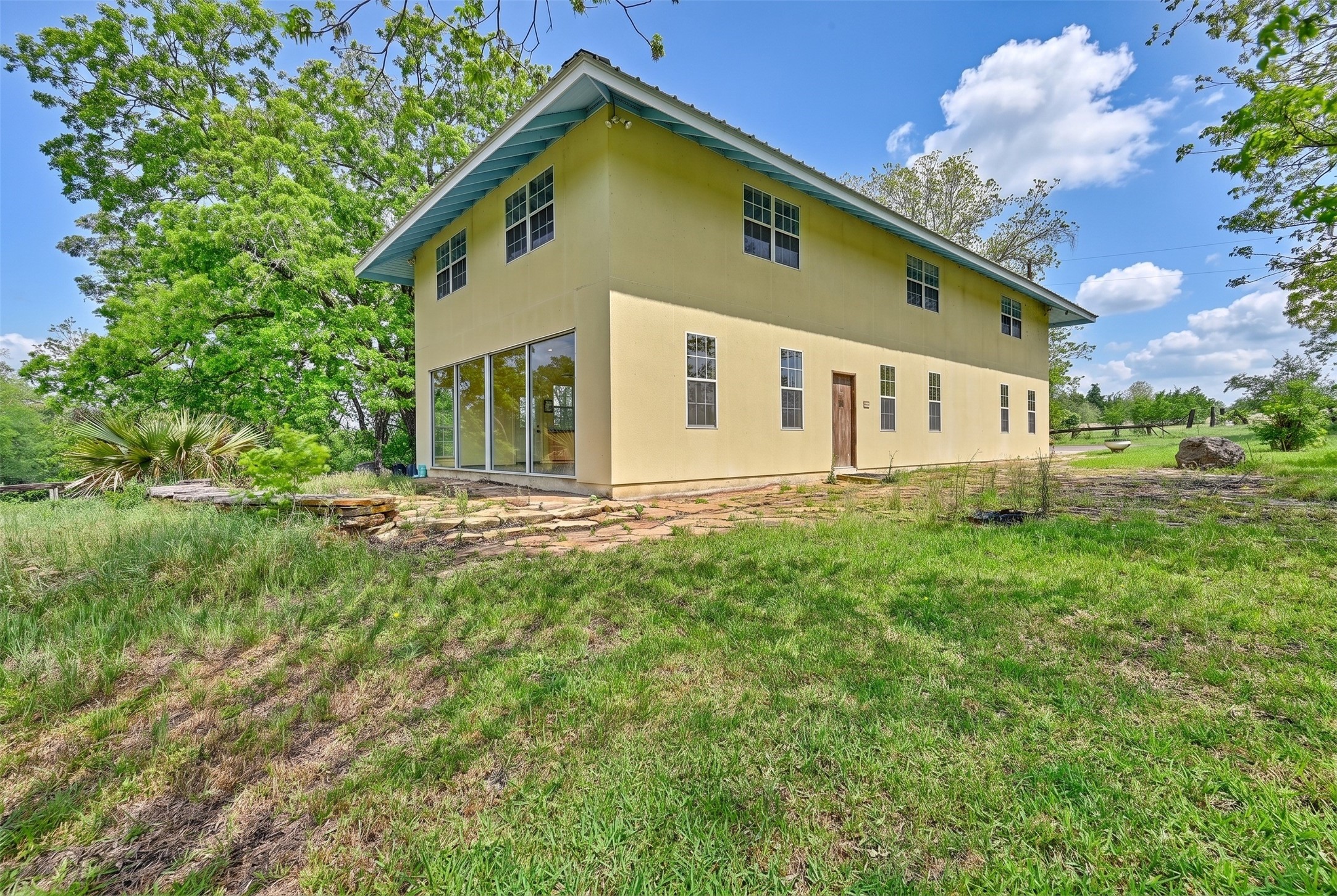 144 Century Lane Property Photo 8