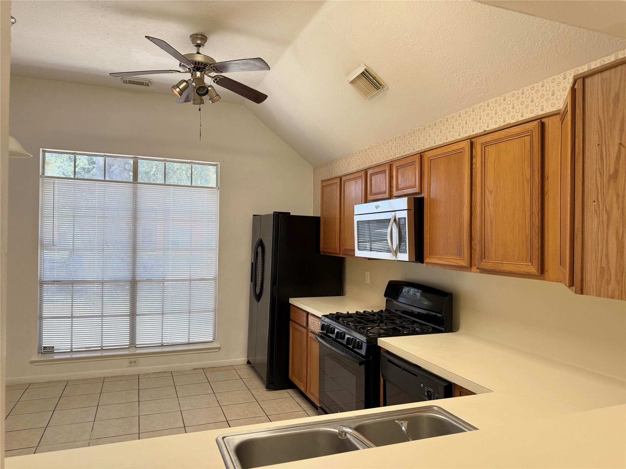 9035 Waving Fields Drive Property Photo 3
