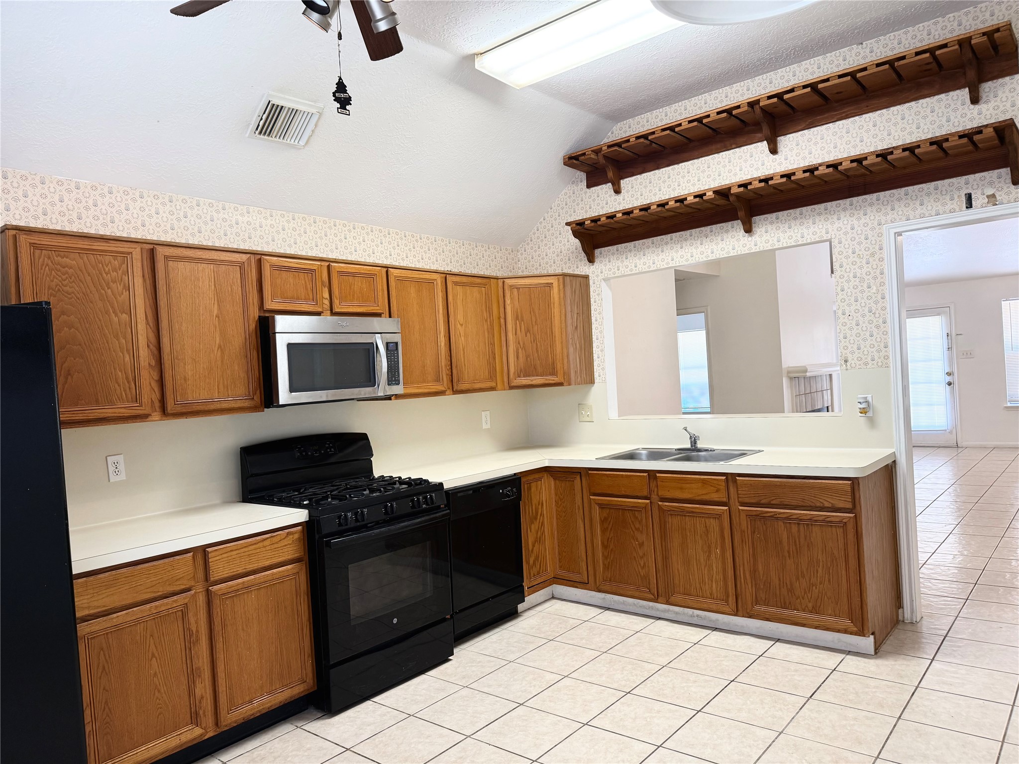 9035 Waving Fields Drive Property Photo 4