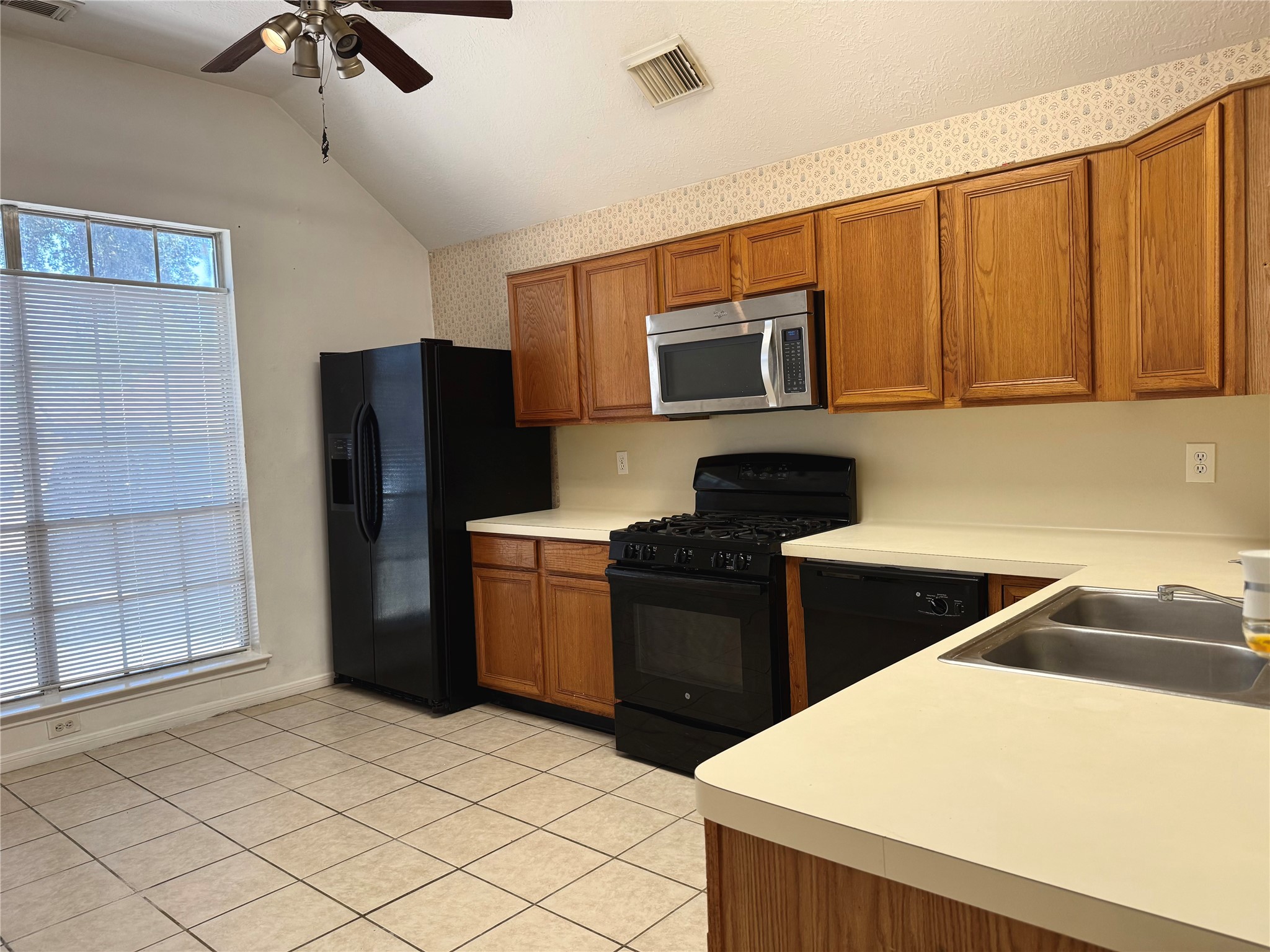 9035 Waving Fields Drive Property Photo 5
