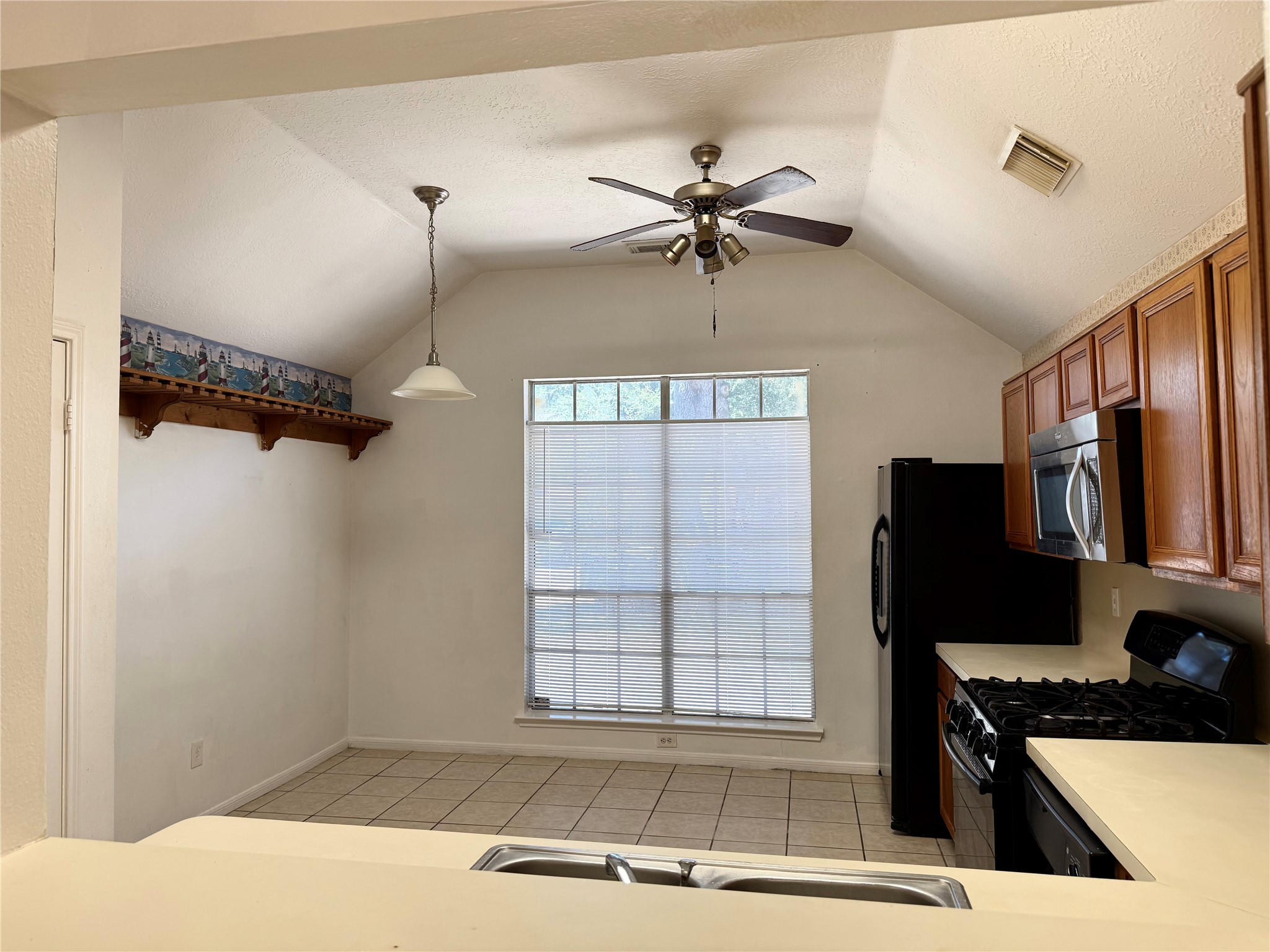 9035 Waving Fields Drive Property Photo 6