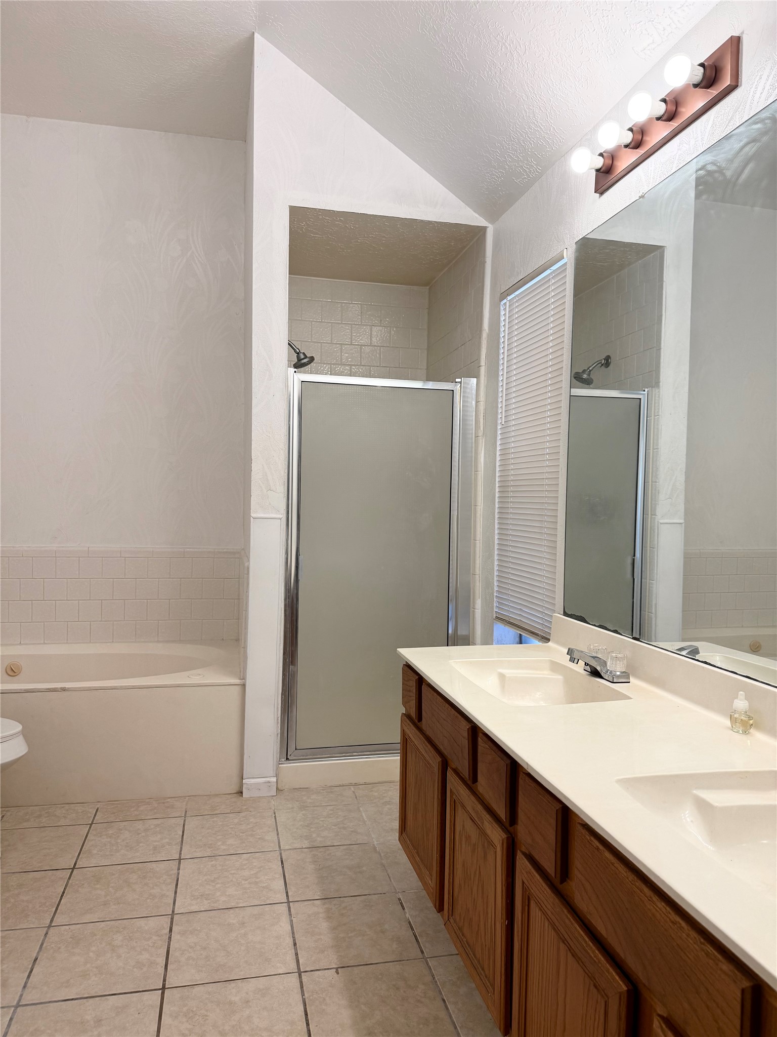 9035 Waving Fields Drive Property Photo 12