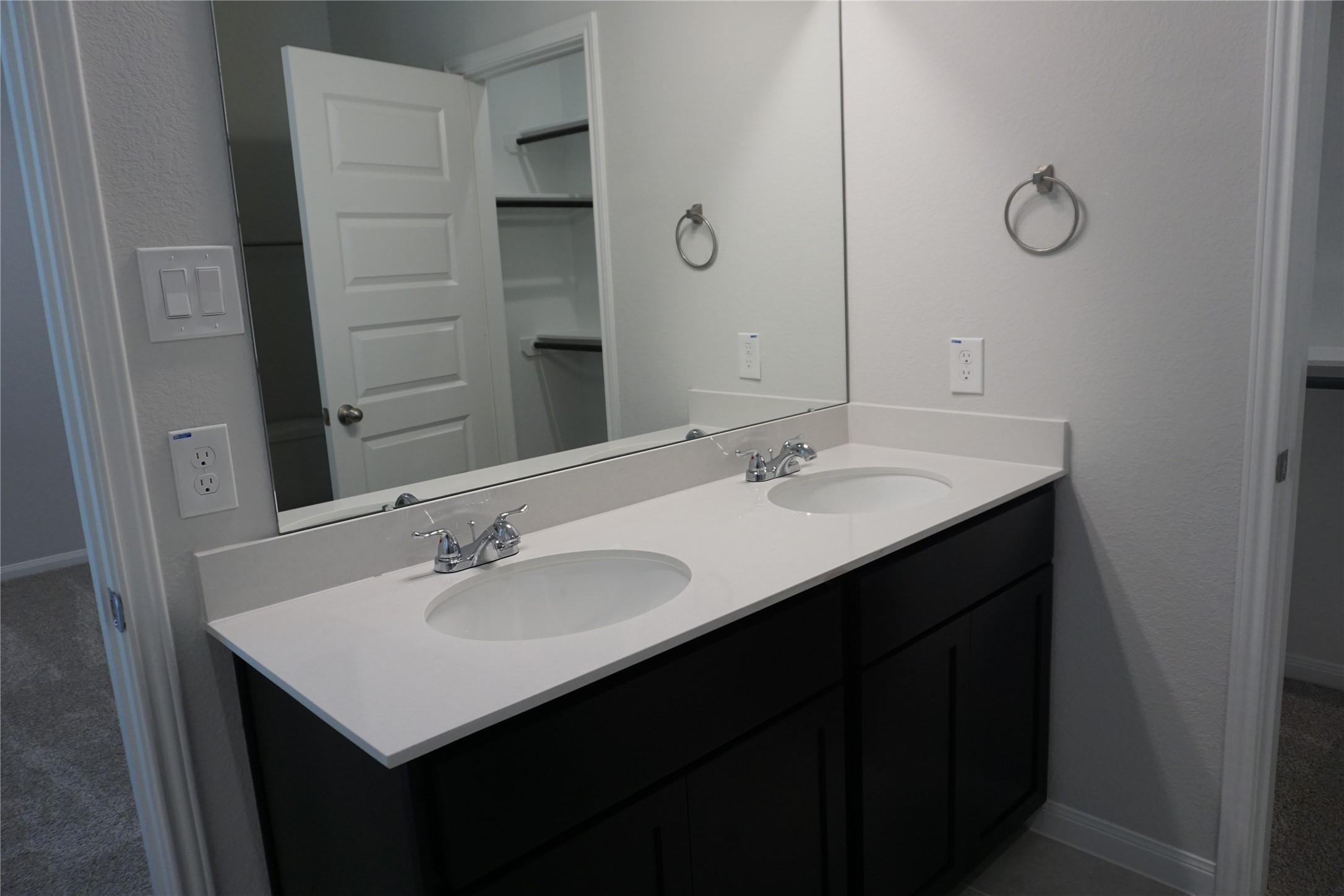 11893 East Gate Drive Property Photo 17