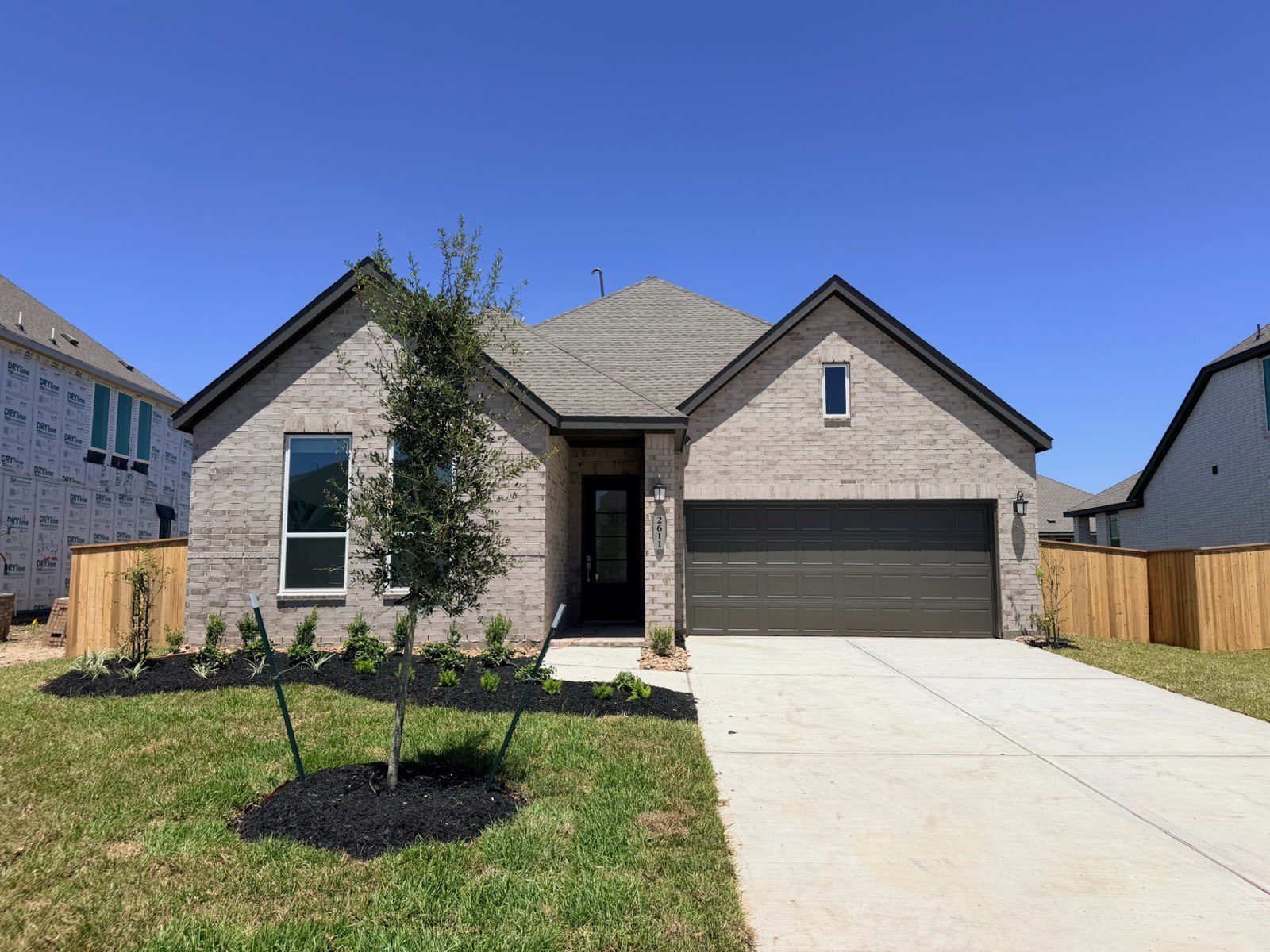 2611 Grove Crest Drive Property Photo 1