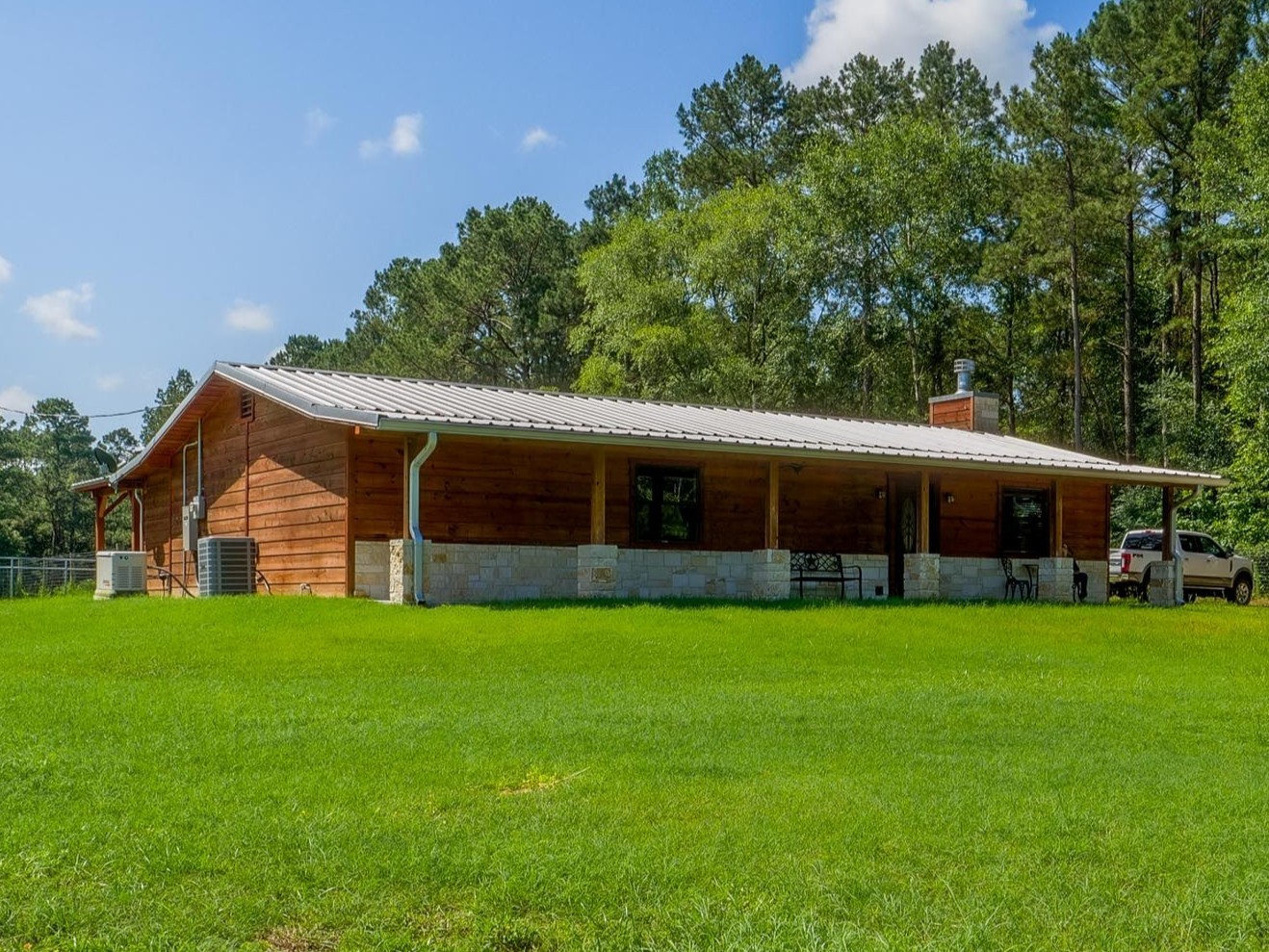162 Lloyd James Rd Property Photo 3