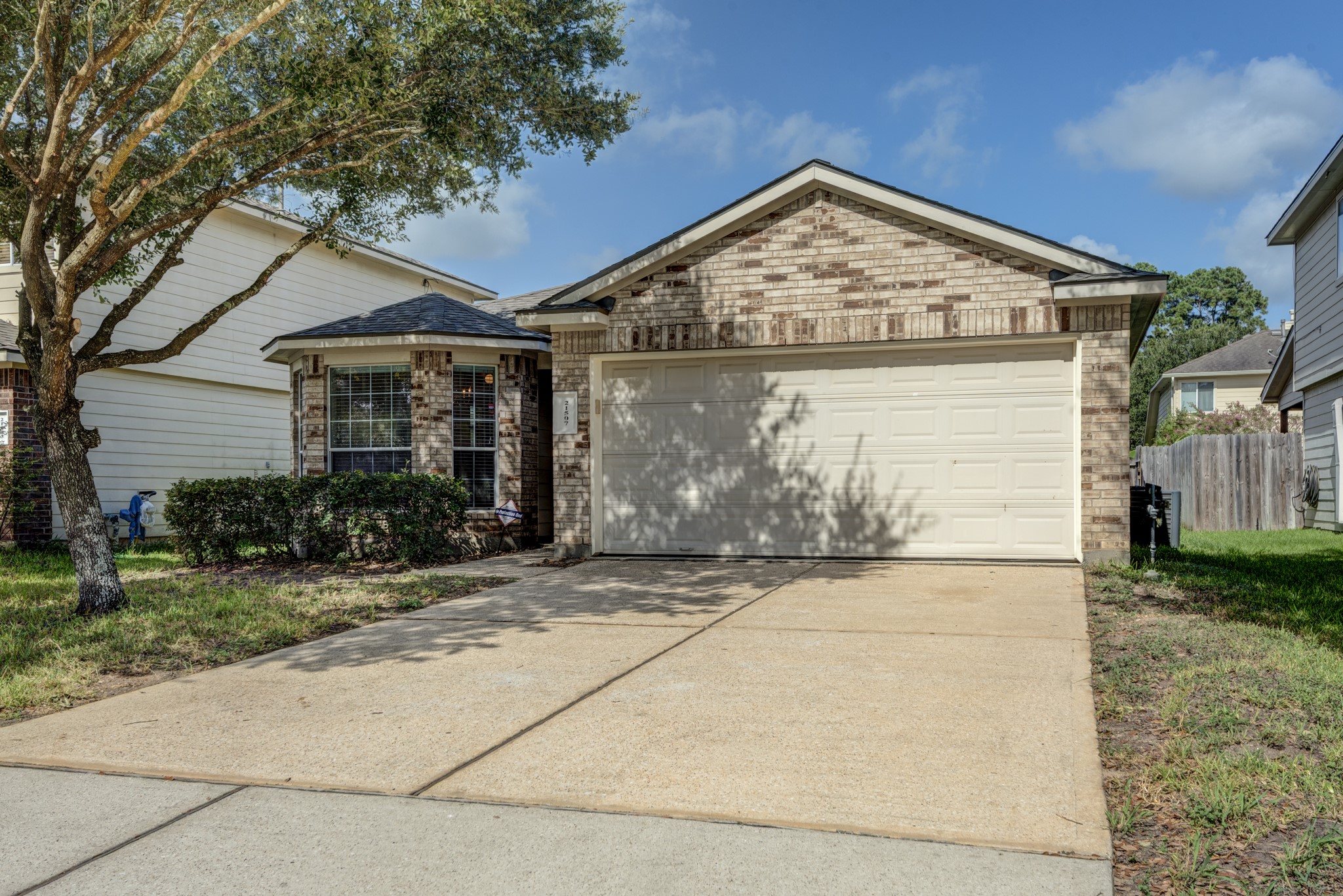 21507 Siros Isle Drive Property Photo 2