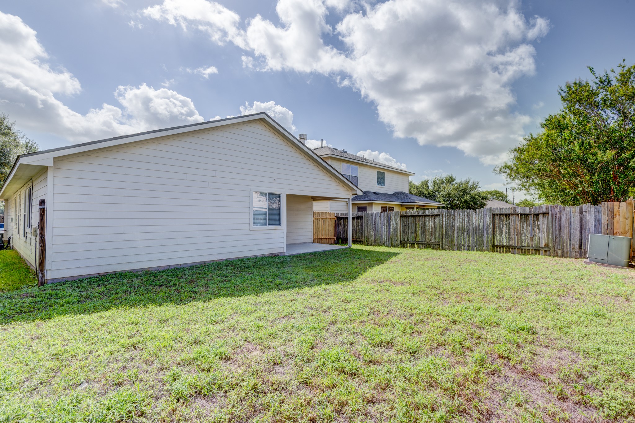 21507 Siros Isle Drive Property Photo 4