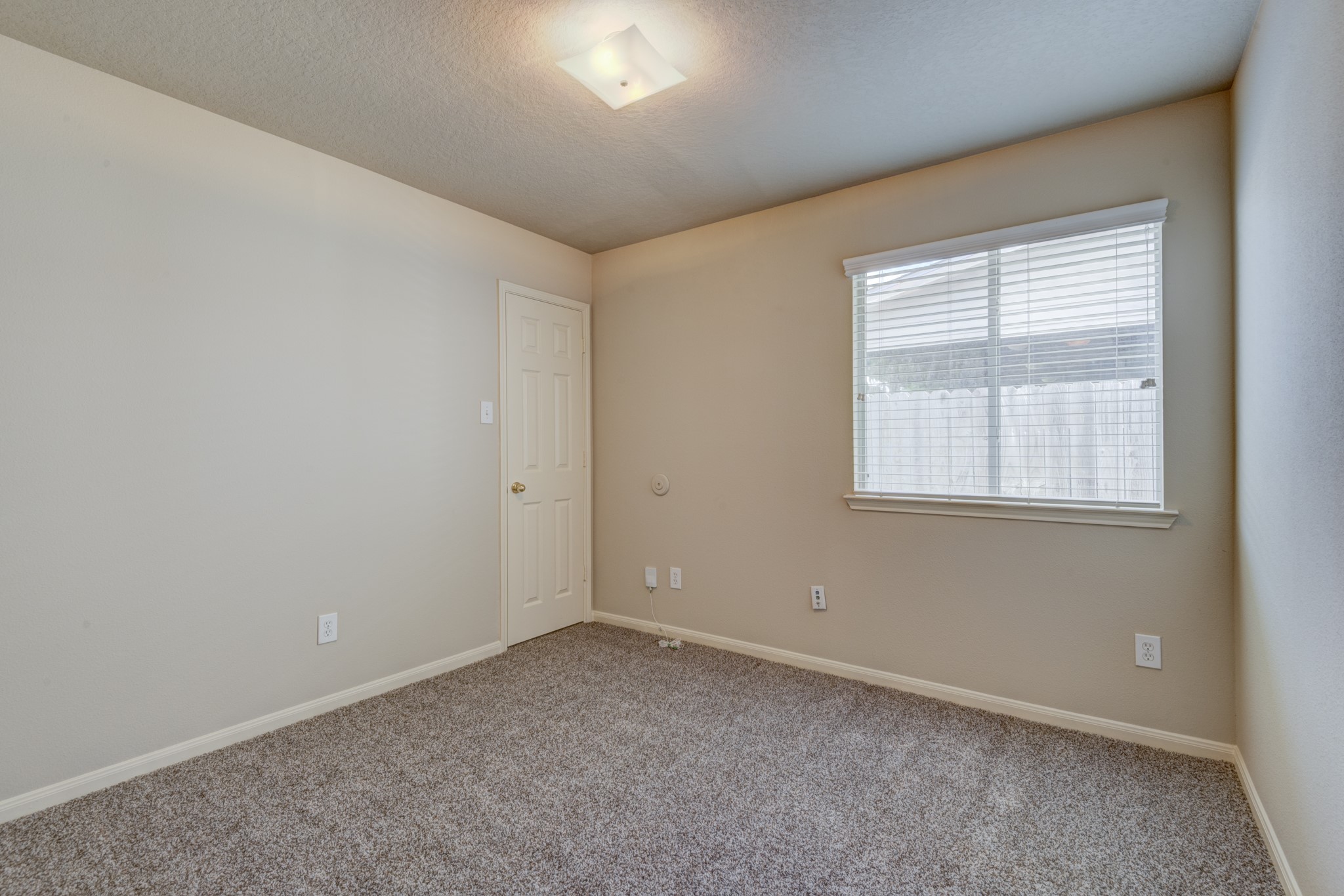 21507 Siros Isle Drive Property Photo 10