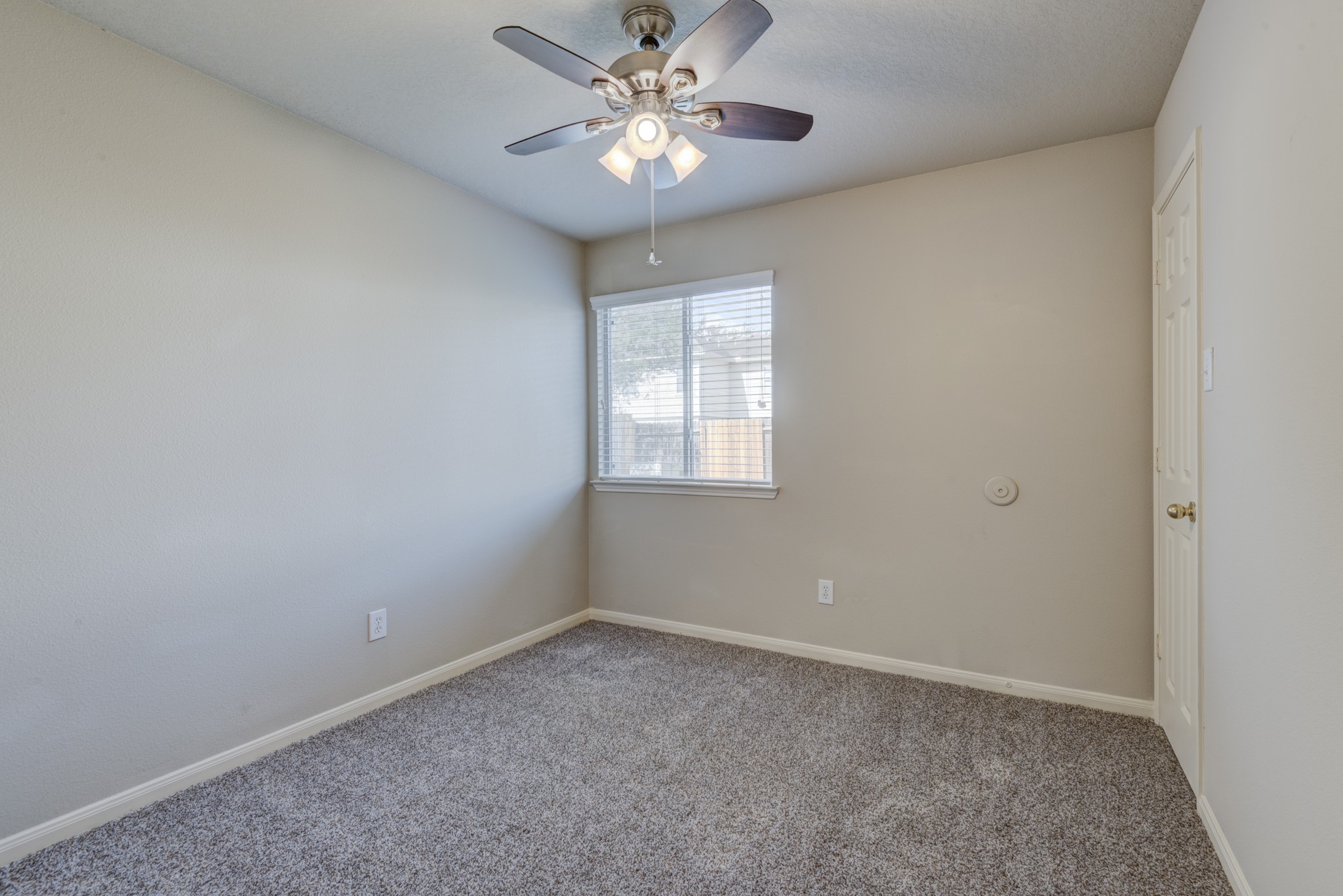 21507 Siros Isle Drive Property Photo 11