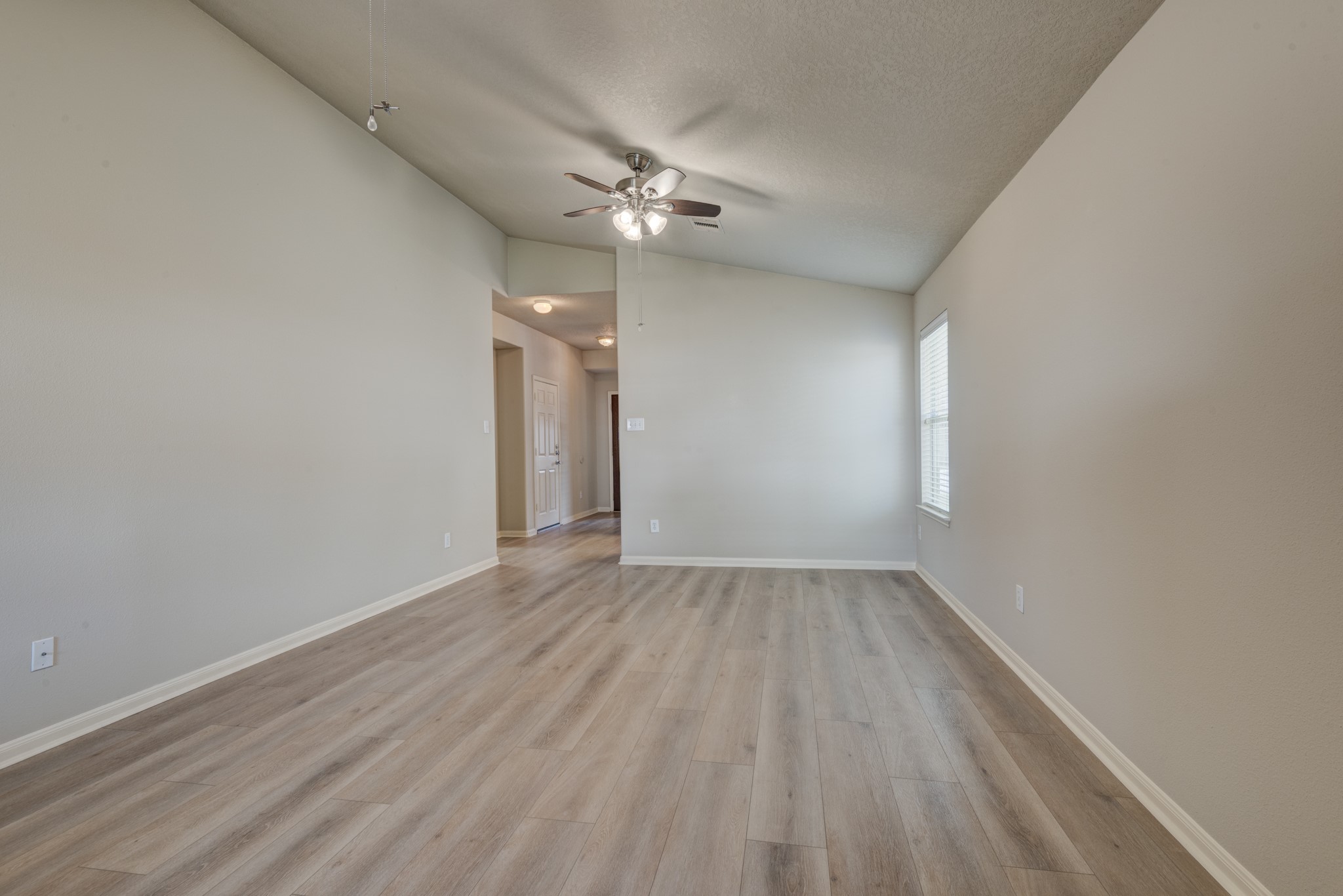 21507 Siros Isle Drive Property Photo 14
