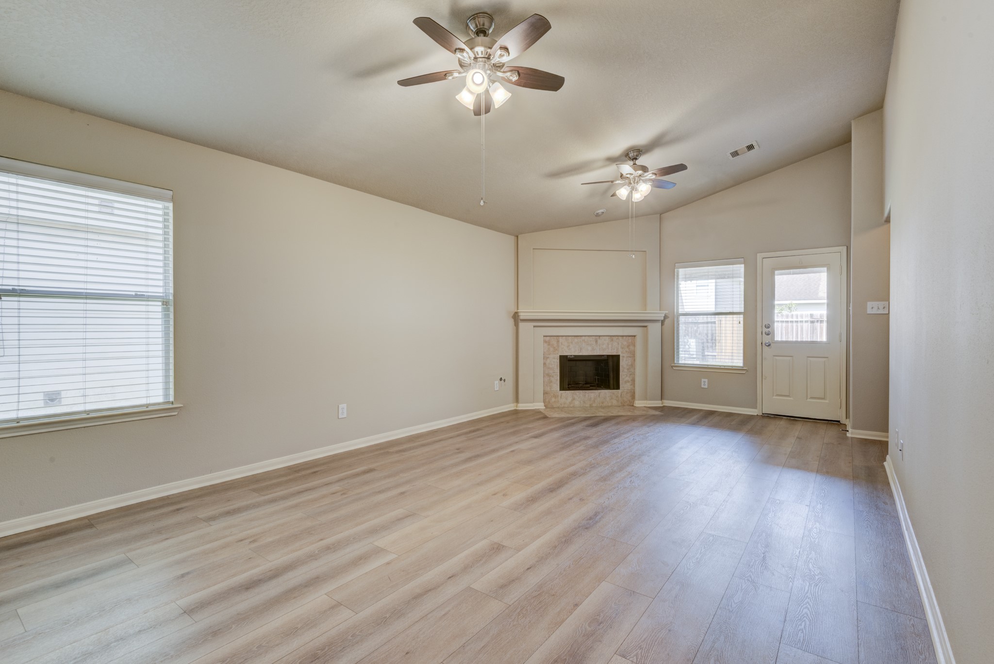 21507 Siros Isle Drive Property Photo 15