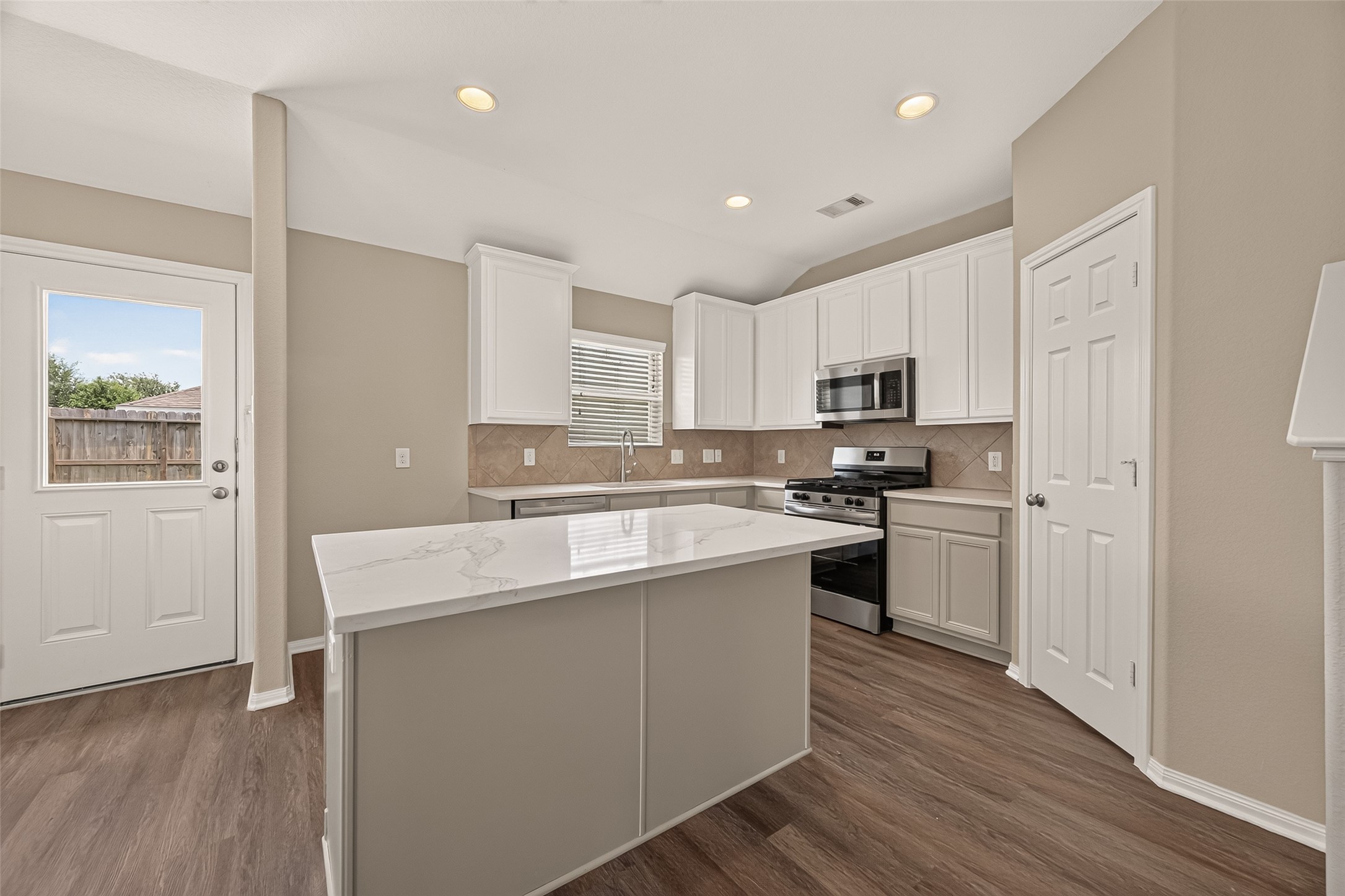5431 Rio Drive Property Photo 15