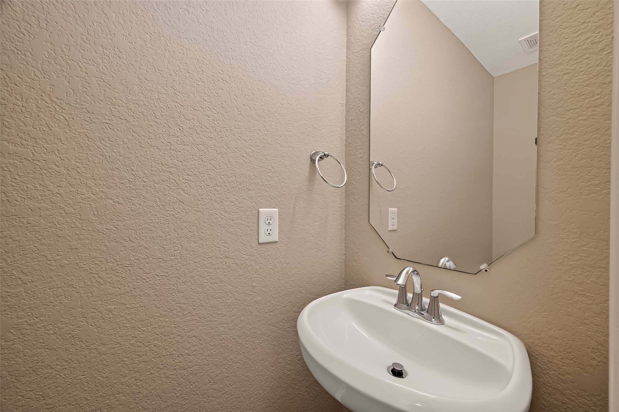 5431 Rio Drive Property Photo 19