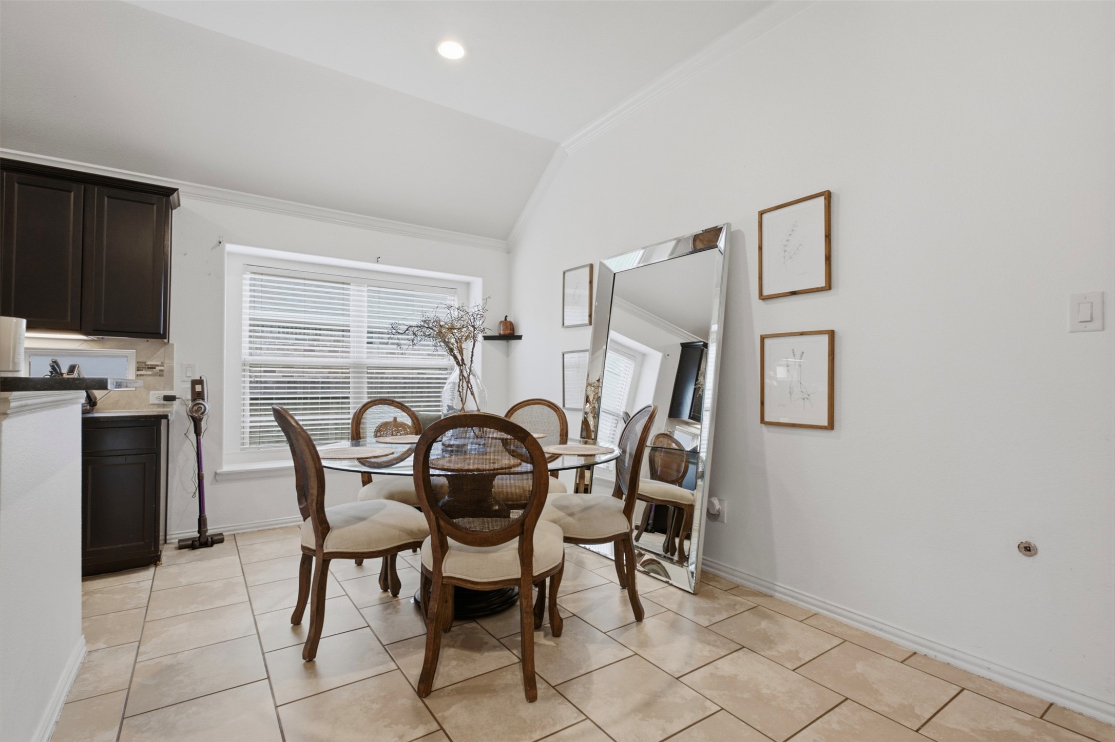 8218 Bay Run Avenue Property Photo 12