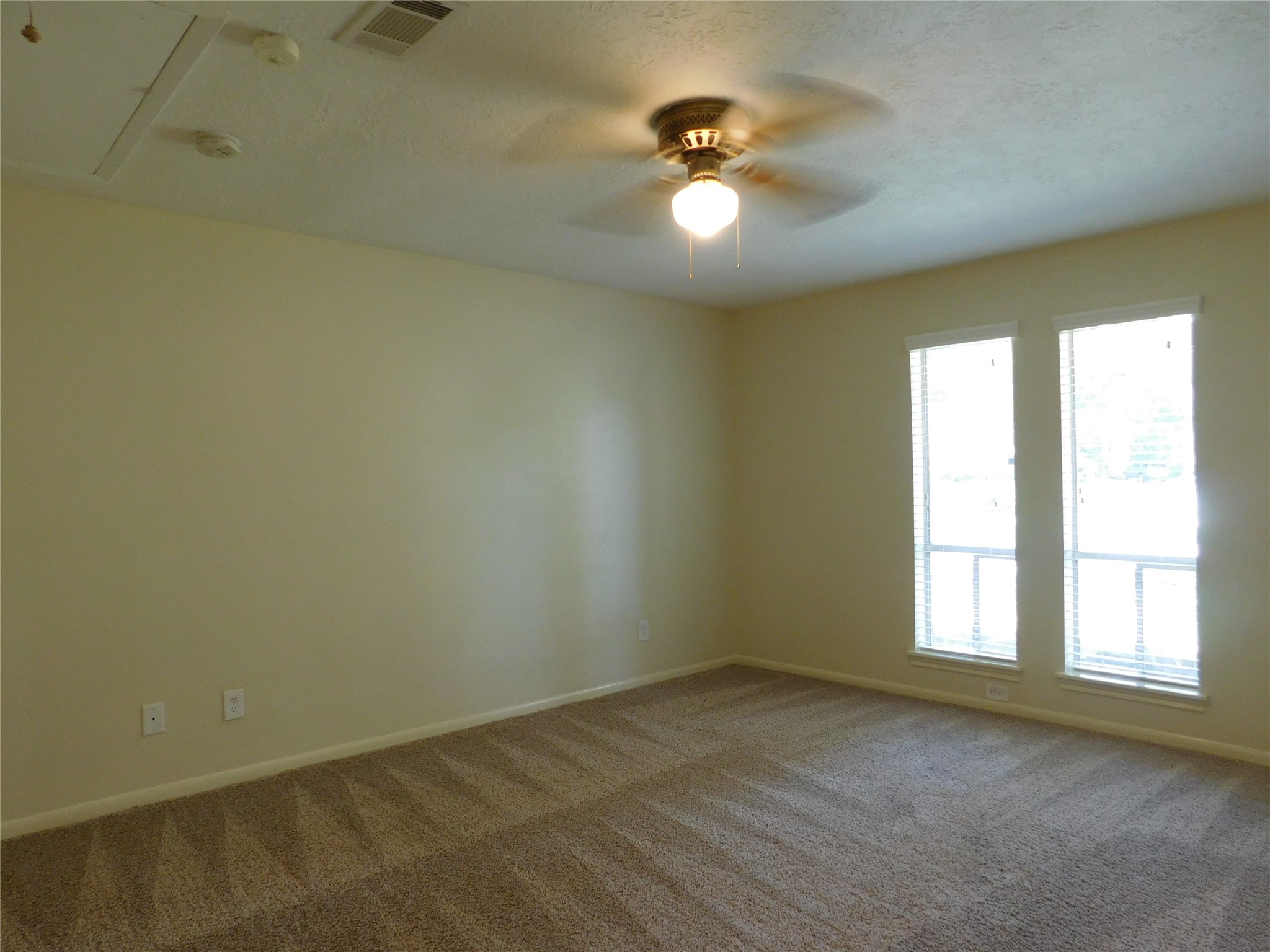 4 Kingsley Court Property Photo 6