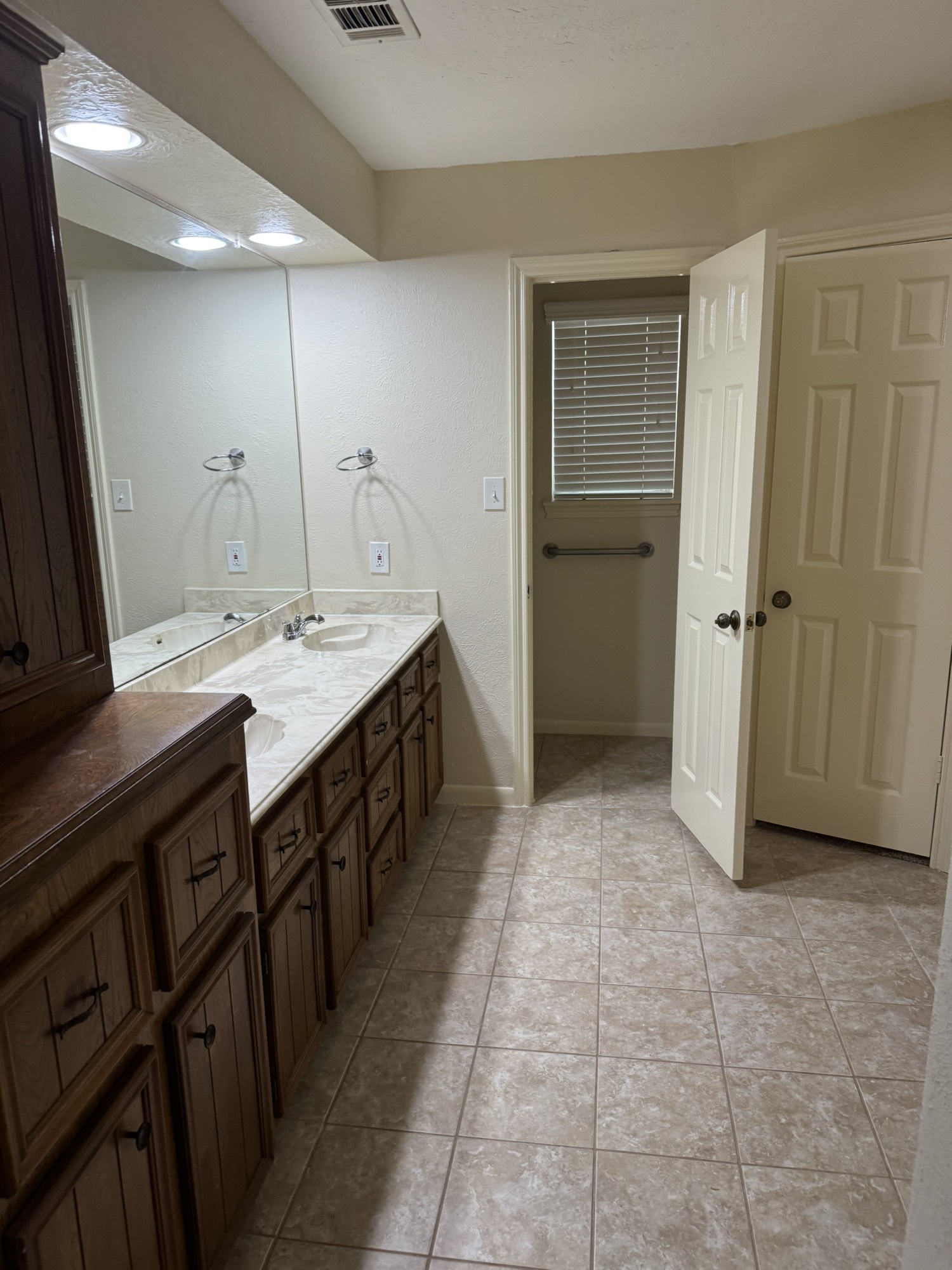 4 Kingsley Court Property Photo 9