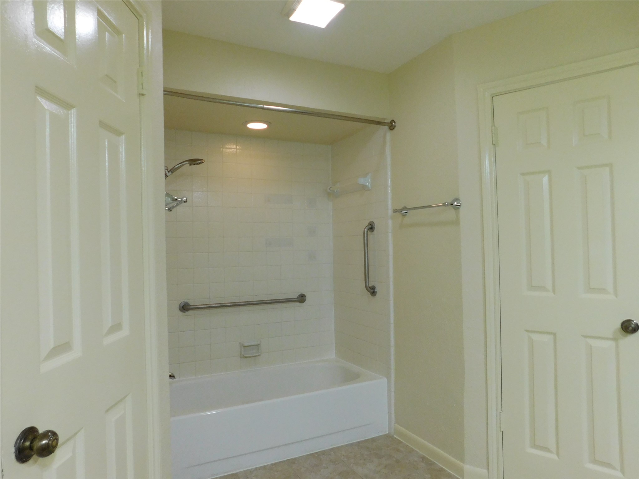 4 Kingsley Court Property Photo 9