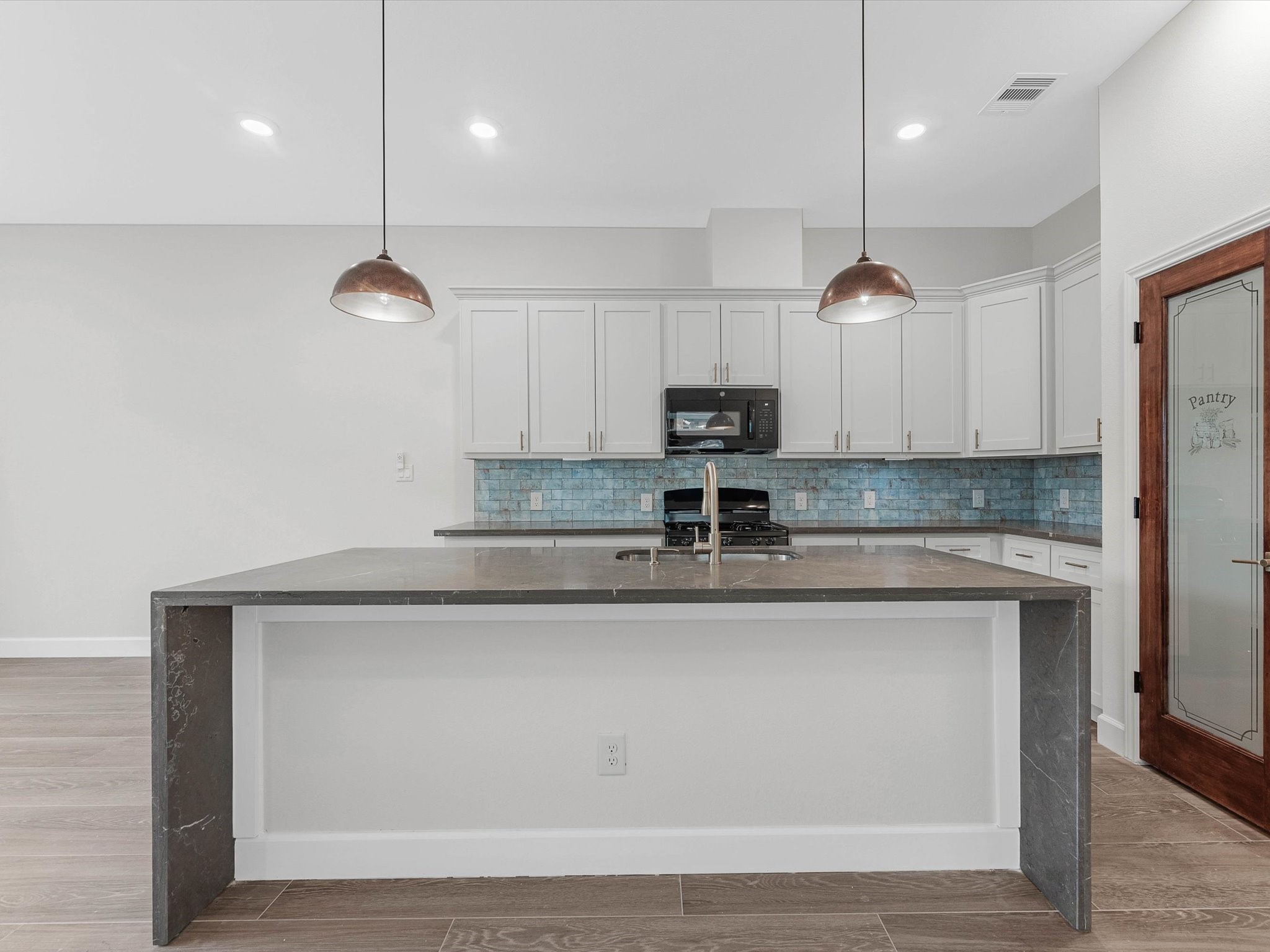 603 N Milby A Property Photo 10