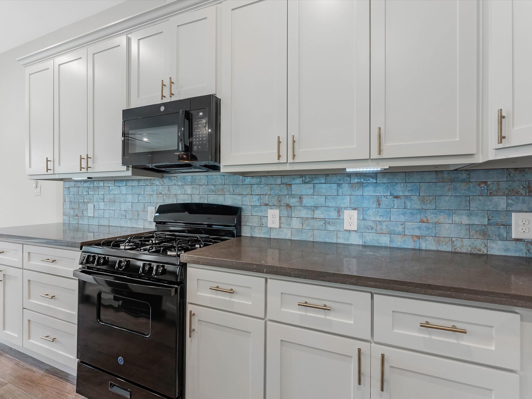 603 N Milby A Property Photo 12