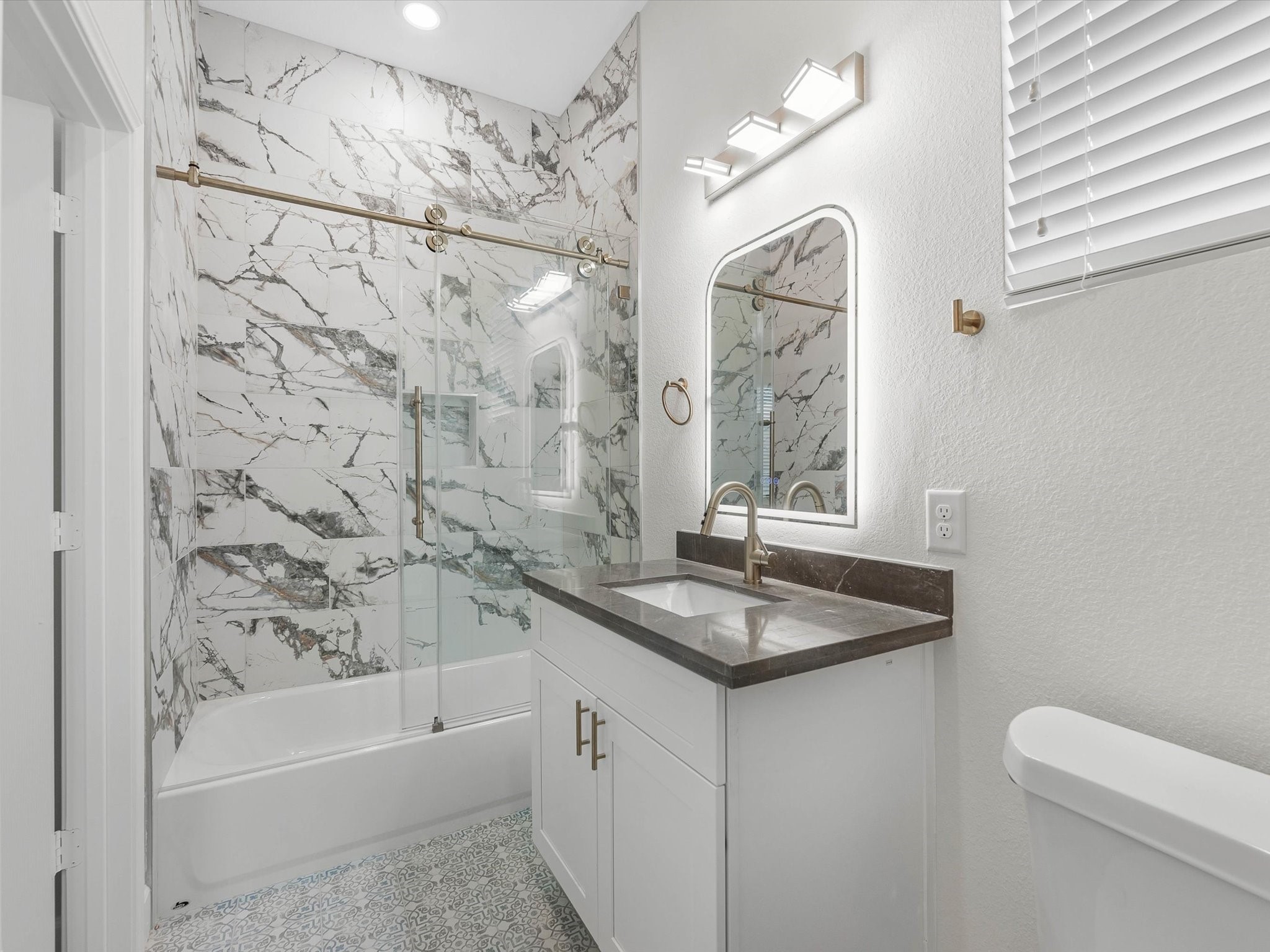 603 N Milby A Property Photo 27