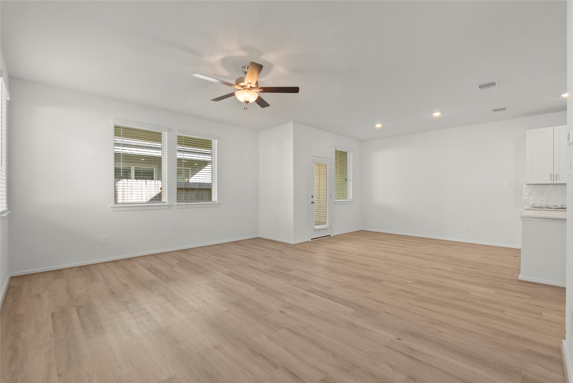 702 Sand Dollar Drive Property Photo 4
