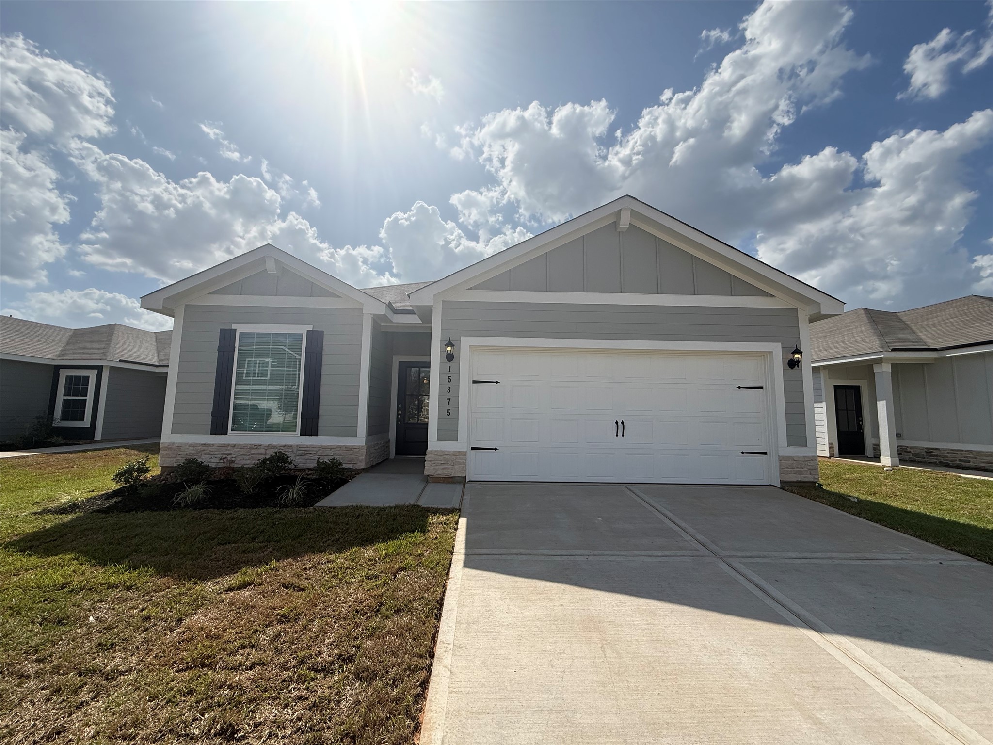 15875 Berry Hill Drive Property Photo 1