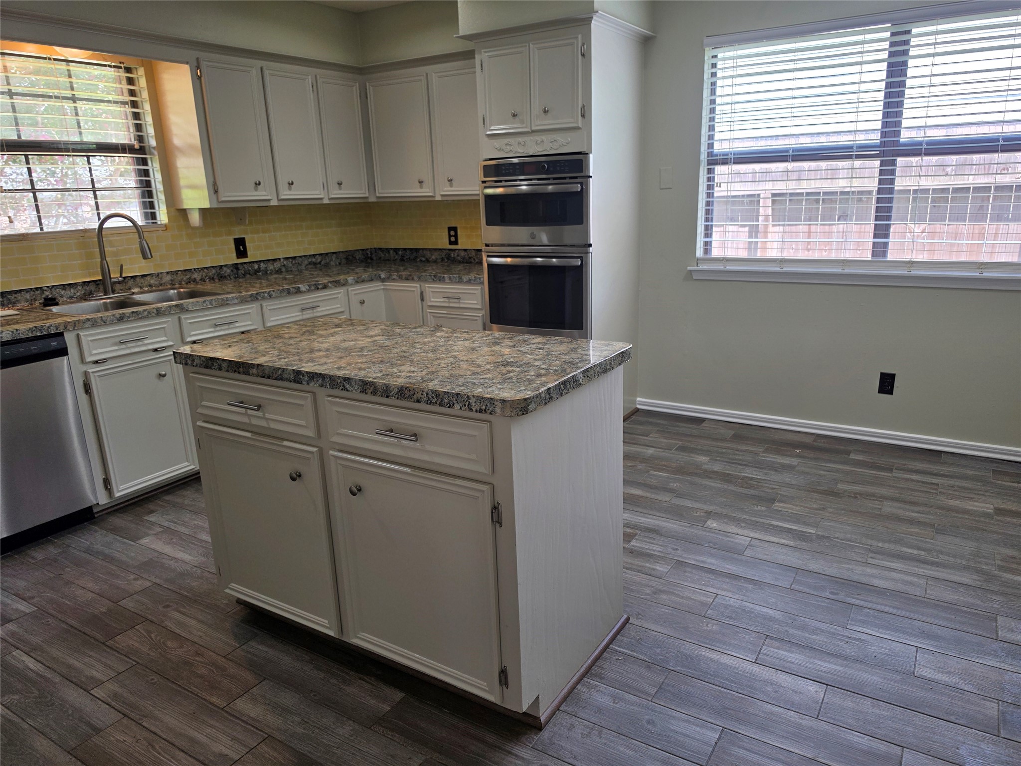 2304 Colleen Drive Property Photo 8