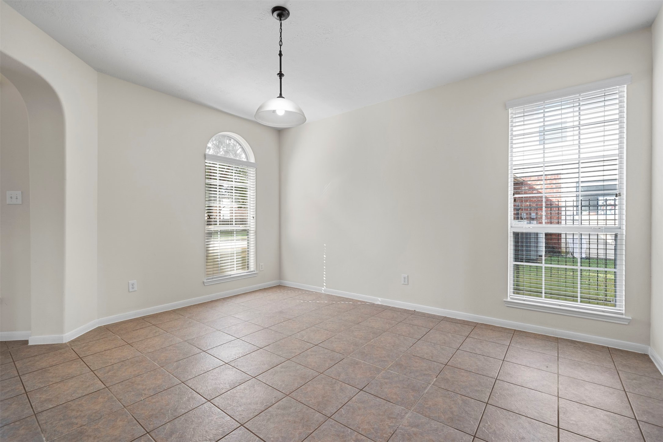 7711 Summer Shore Drive Property Photo 5
