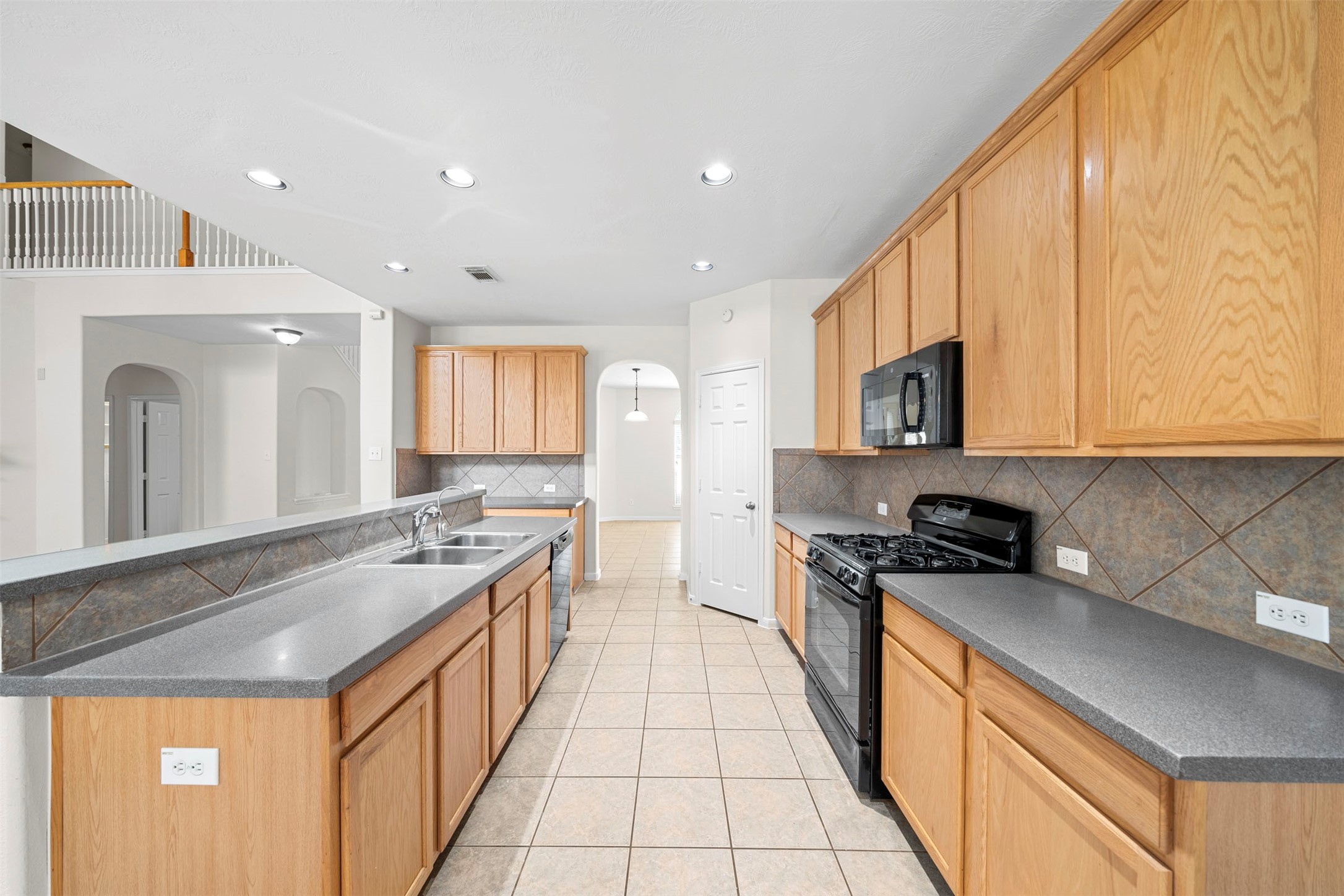 7711 Summer Shore Drive Property Photo 13