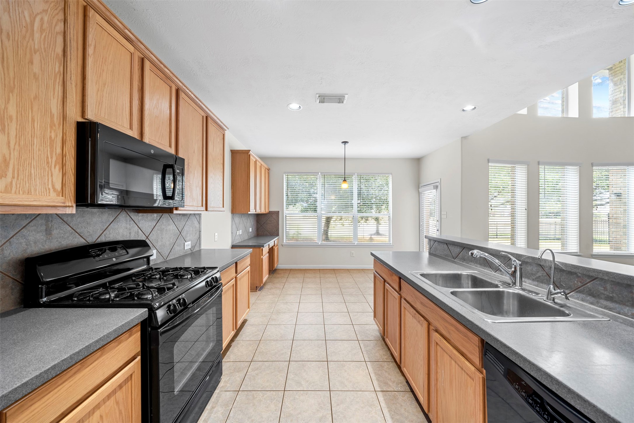 7711 Summer Shore Drive Property Photo 14