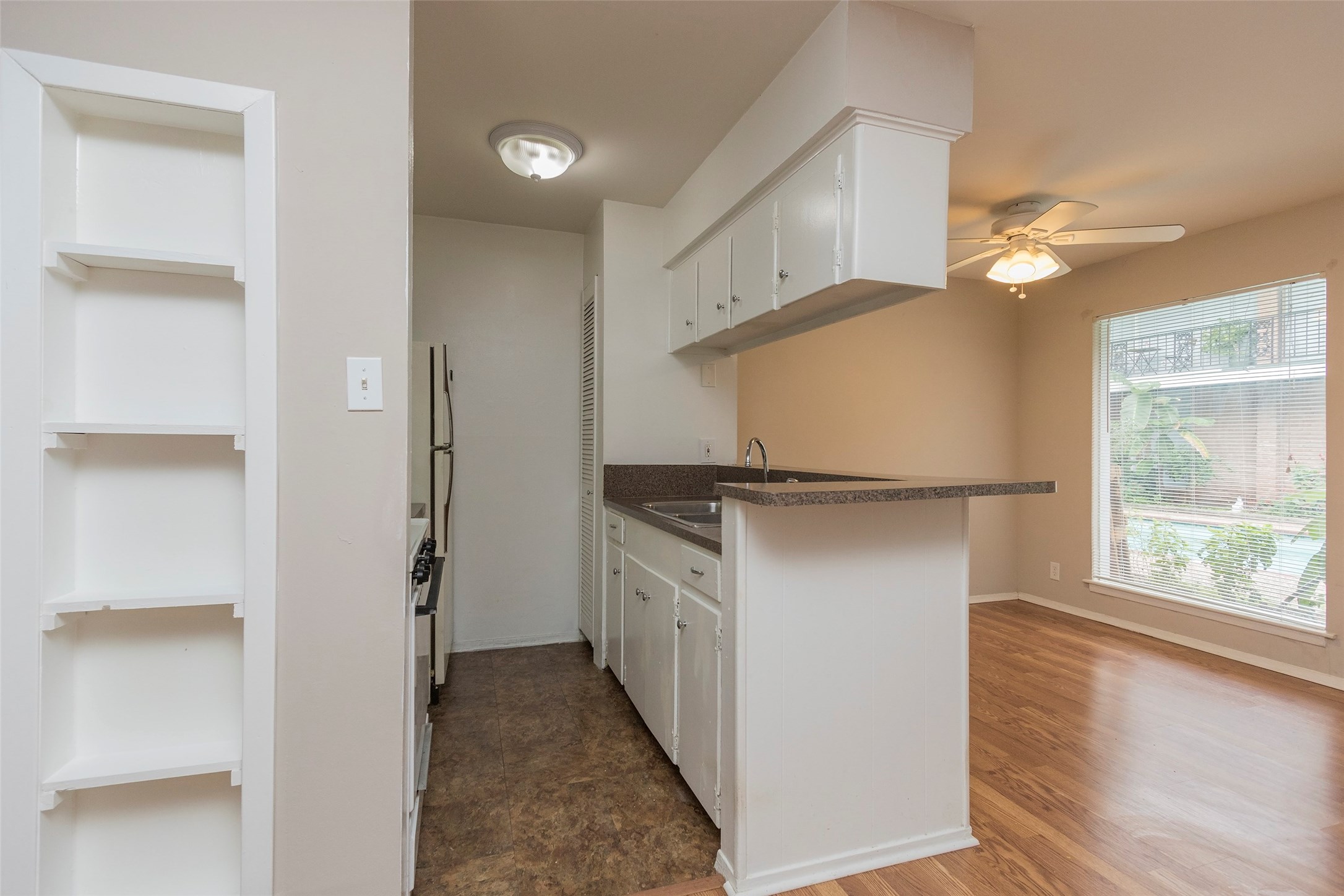1401 Kipling 18 Property Photo 6