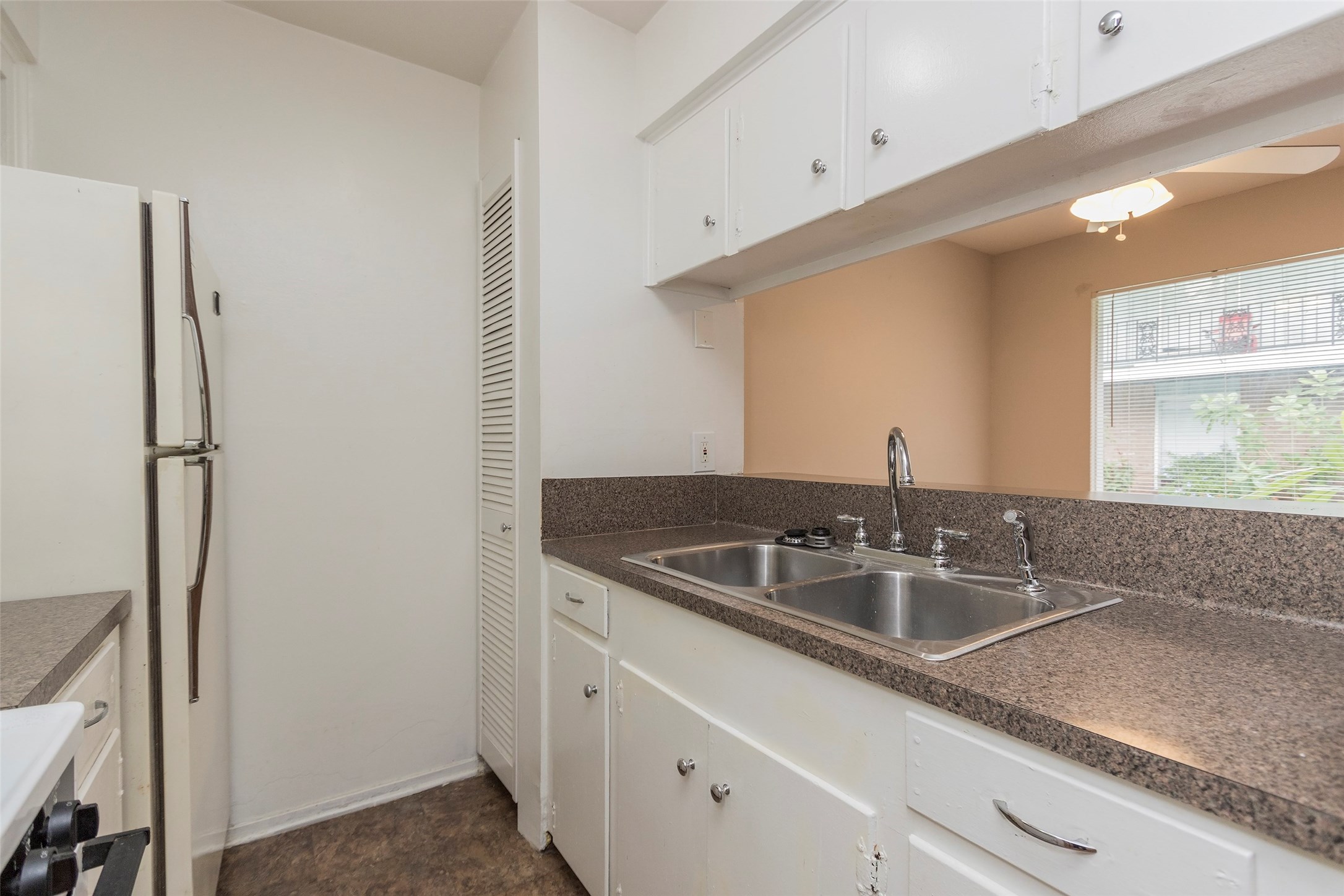 1401 Kipling 18 Property Photo 8