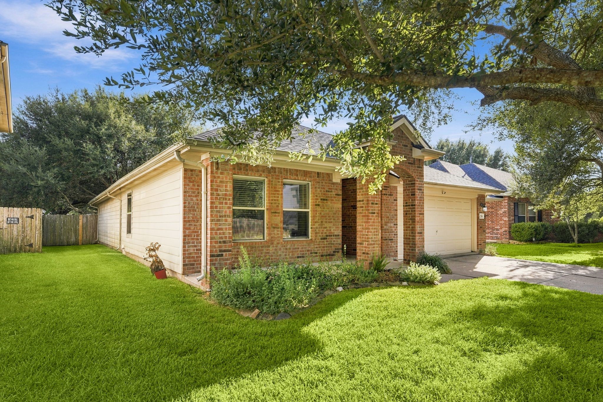 6754 River Ridge Lane Property Photo 3