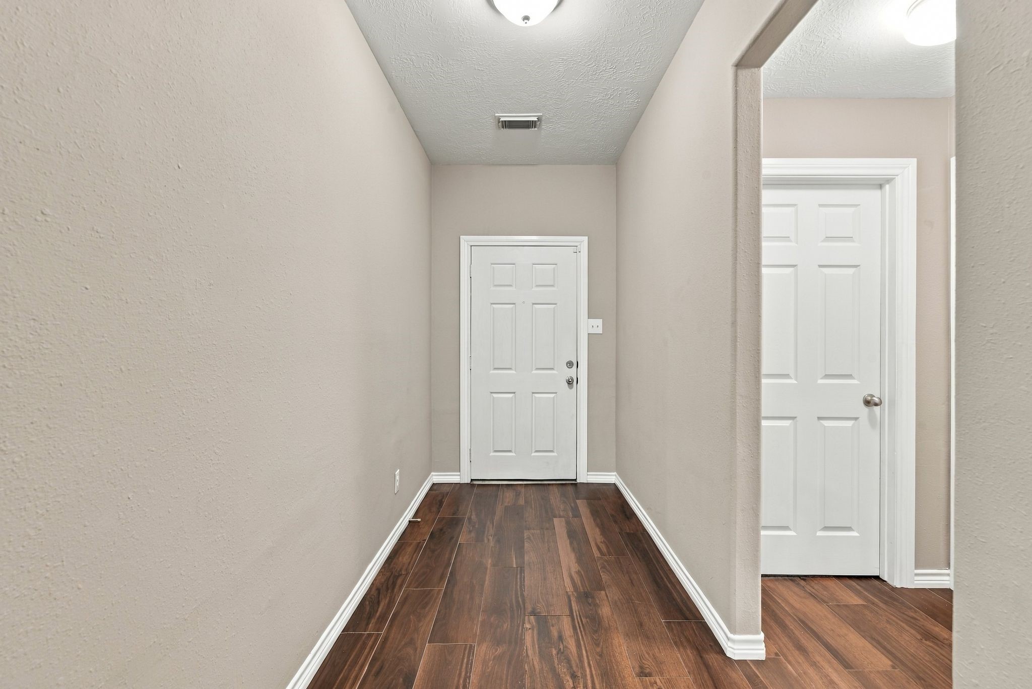 6754 River Ridge Lane Property Photo 5