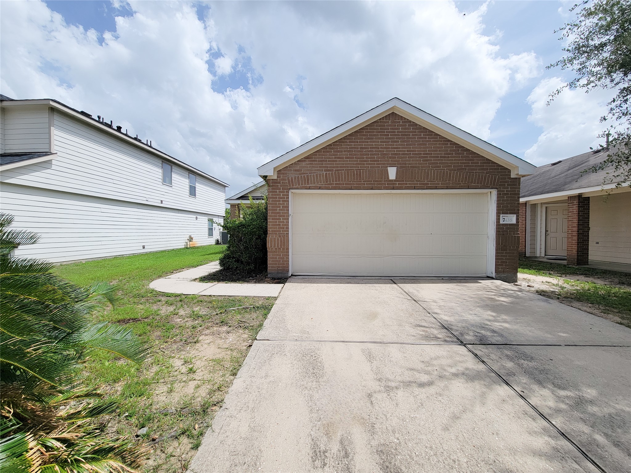 7438 Fox Knoll Property Photo 1