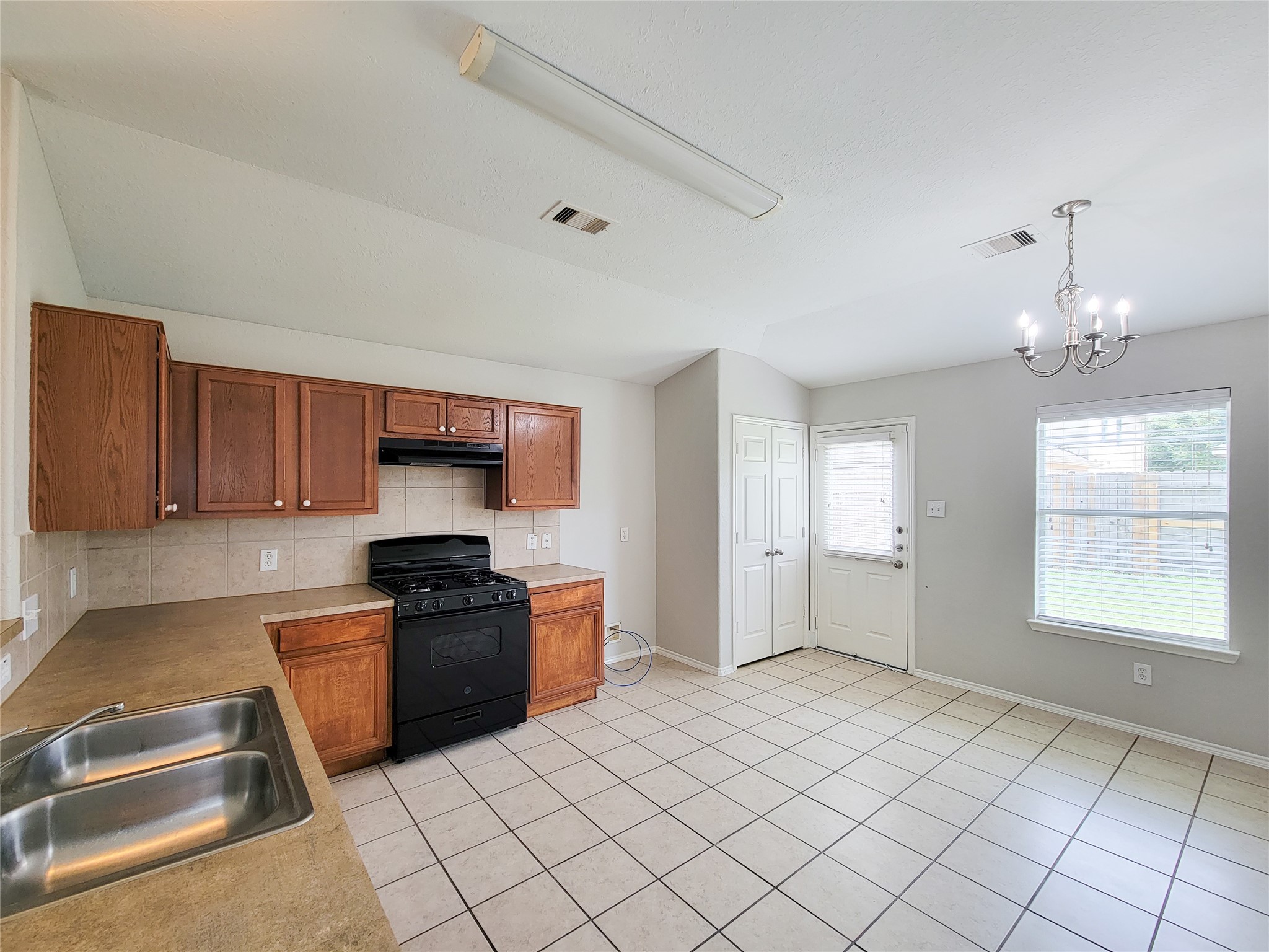 7438 Fox Knoll Property Photo 11