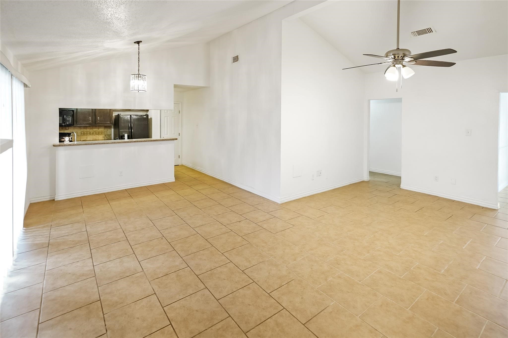 2107 Hazlitt Drive Property Photo 2