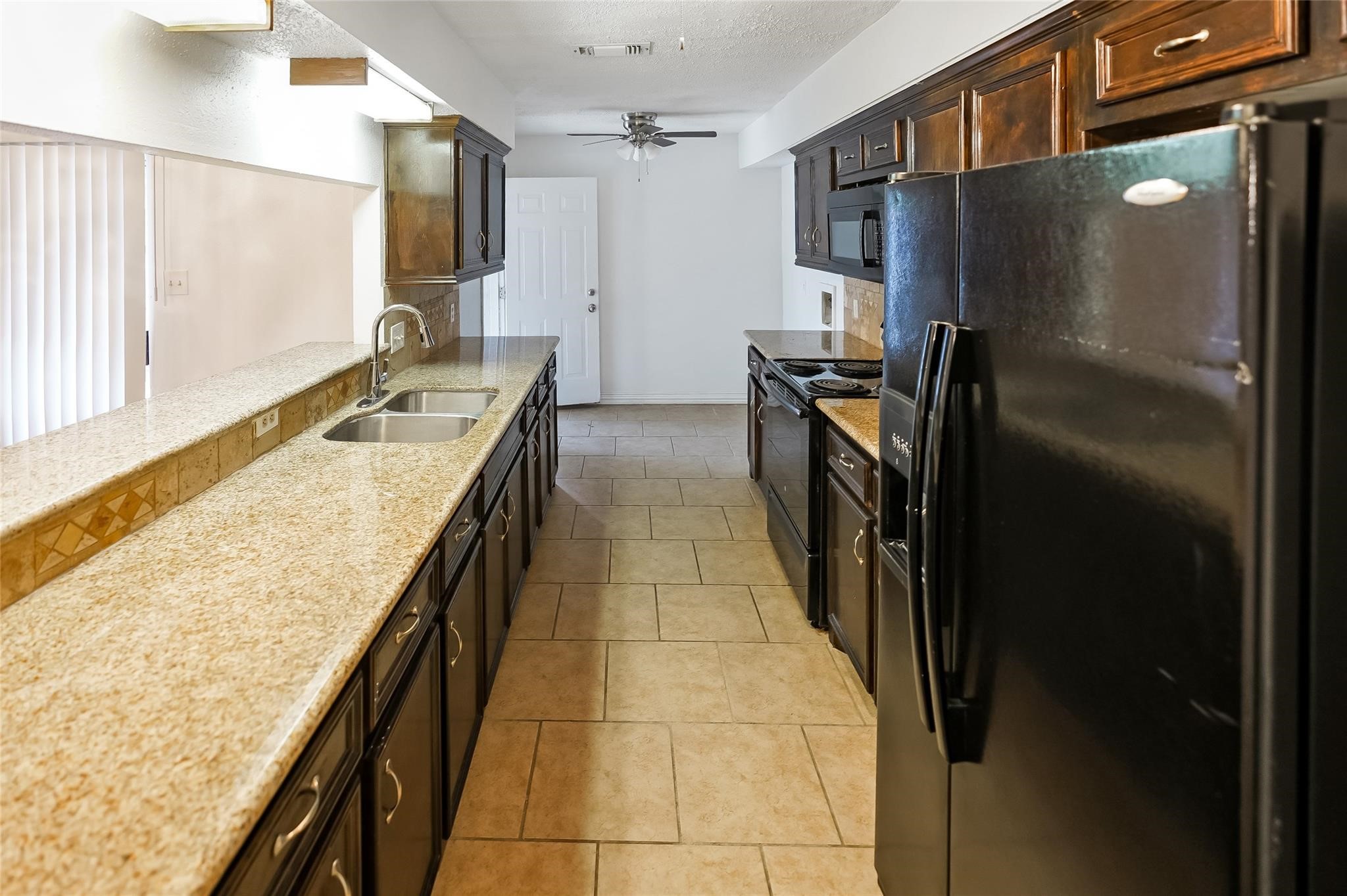 2107 Hazlitt Drive Property Photo 4